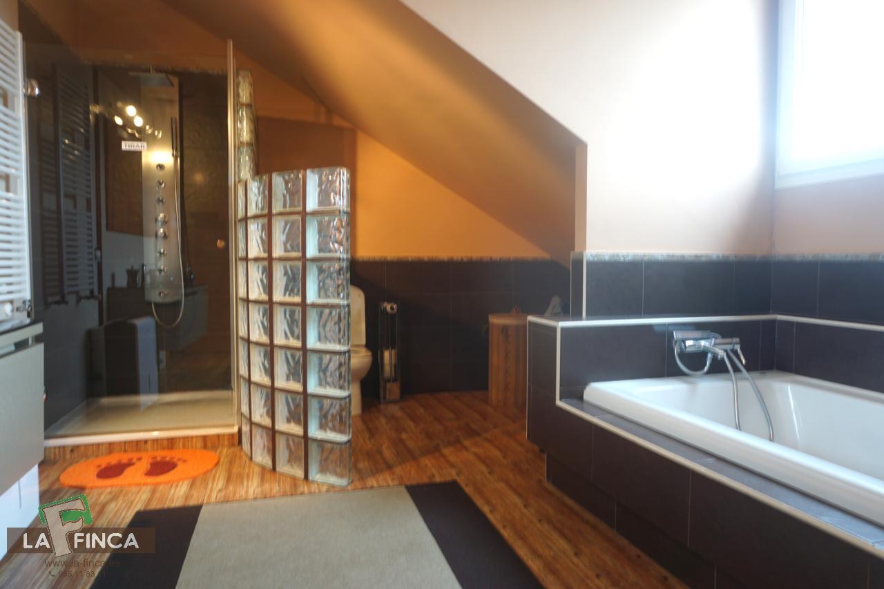 For sale of chalet in Castrillón