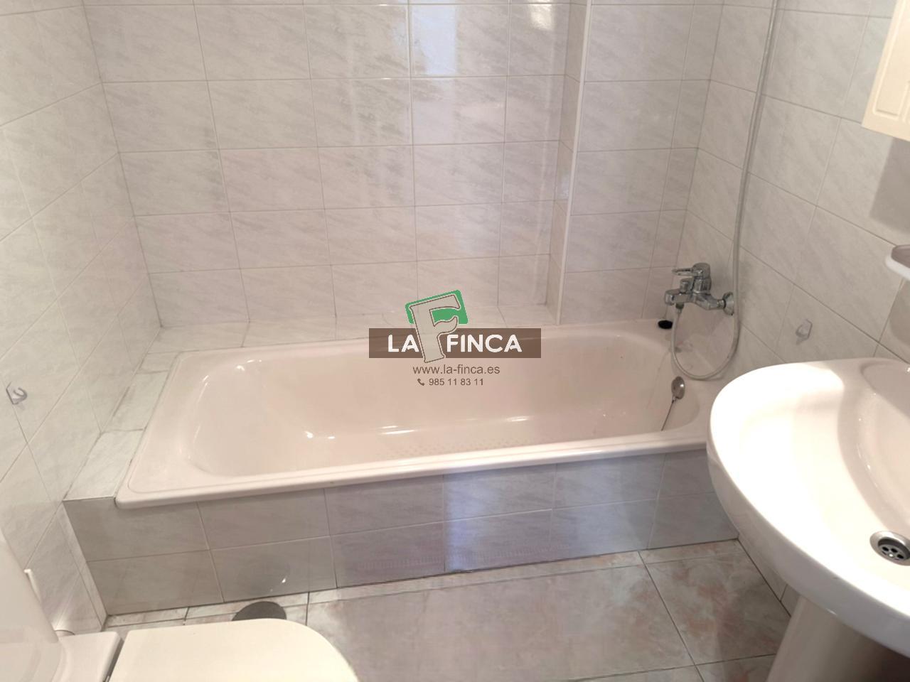 For sale of chalet in Oviedo