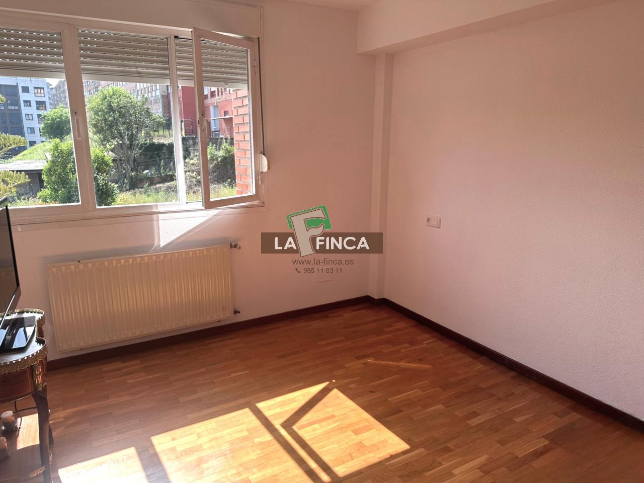 For sale of chalet in Oviedo