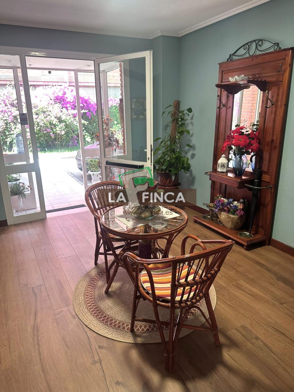 For sale of chalet in Oviedo