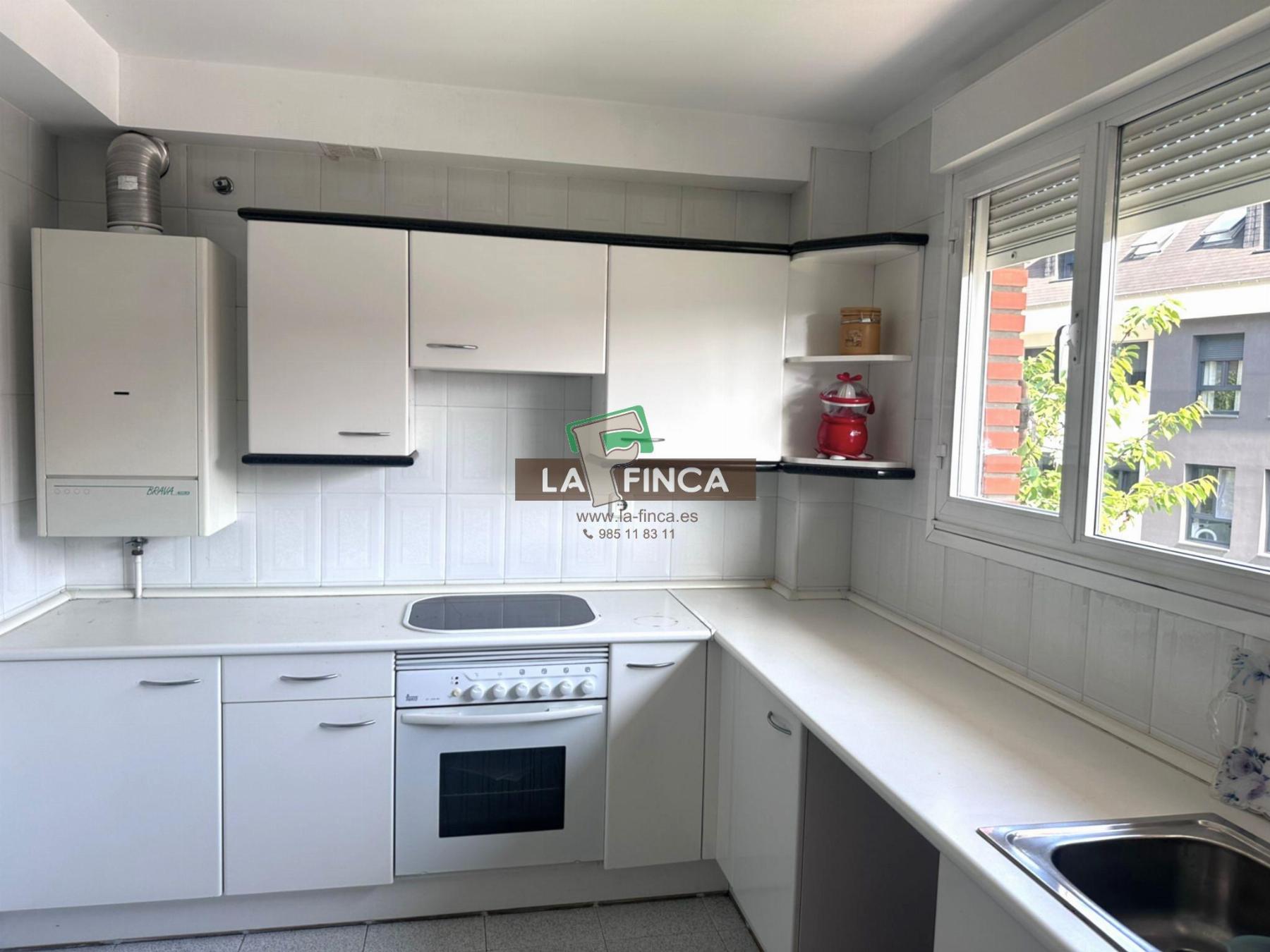 For sale of chalet in Oviedo