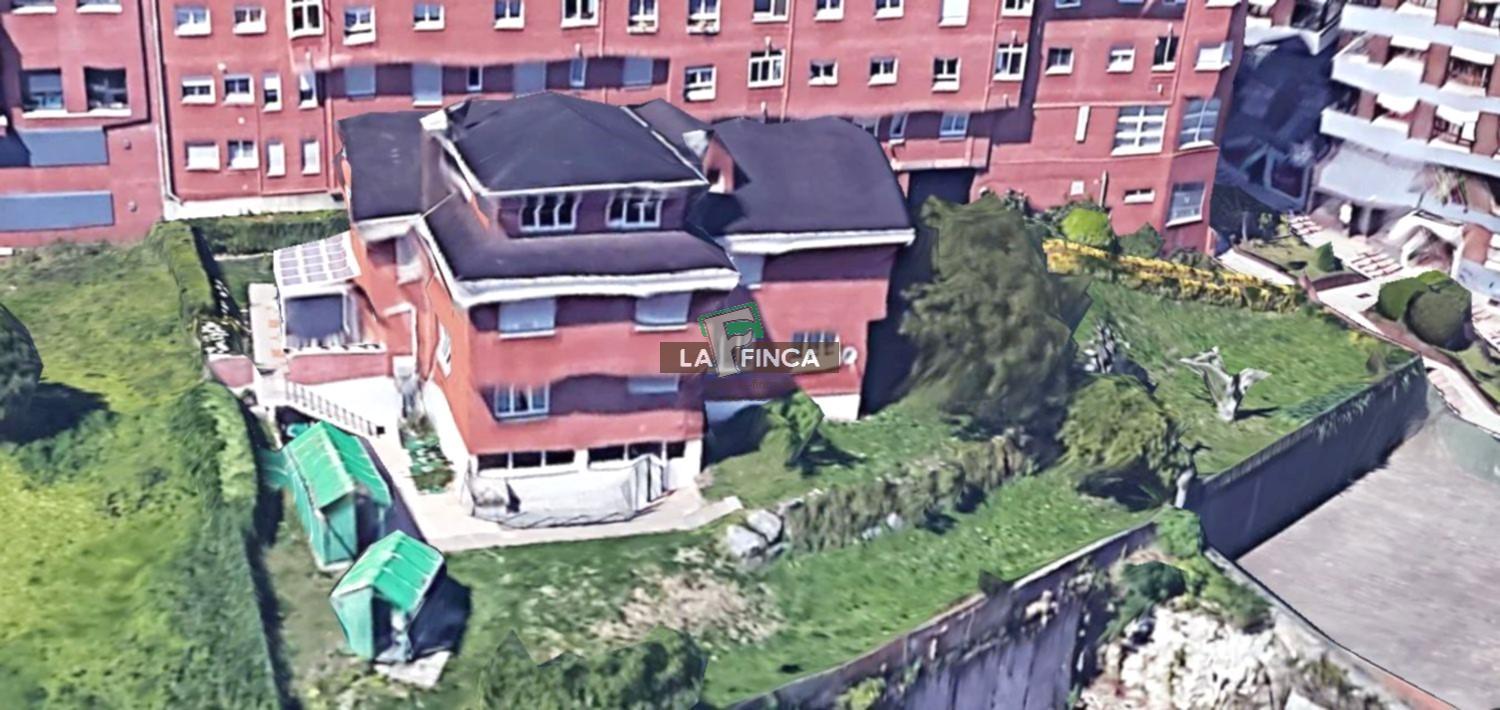 For sale of chalet in Oviedo