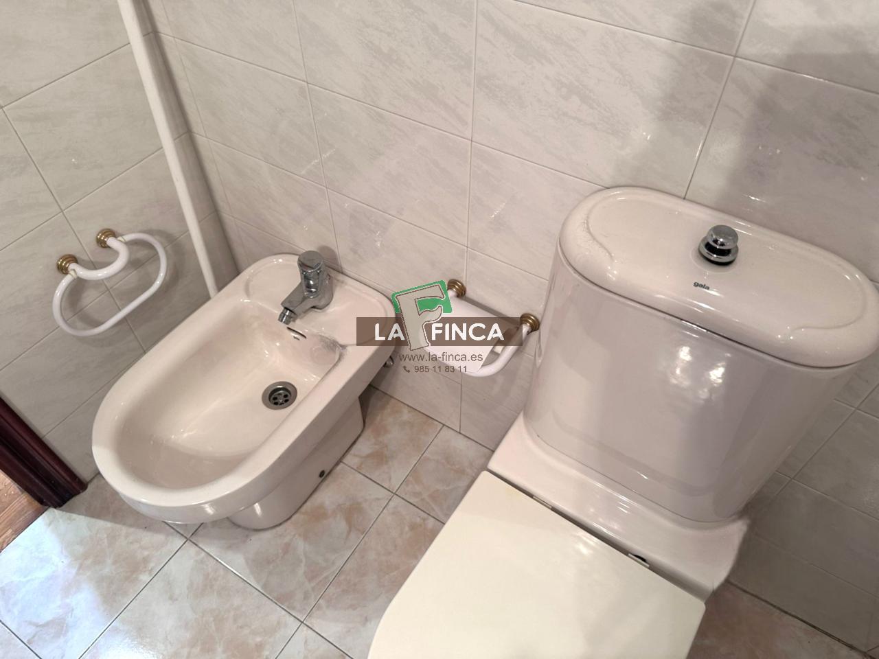For sale of chalet in Oviedo