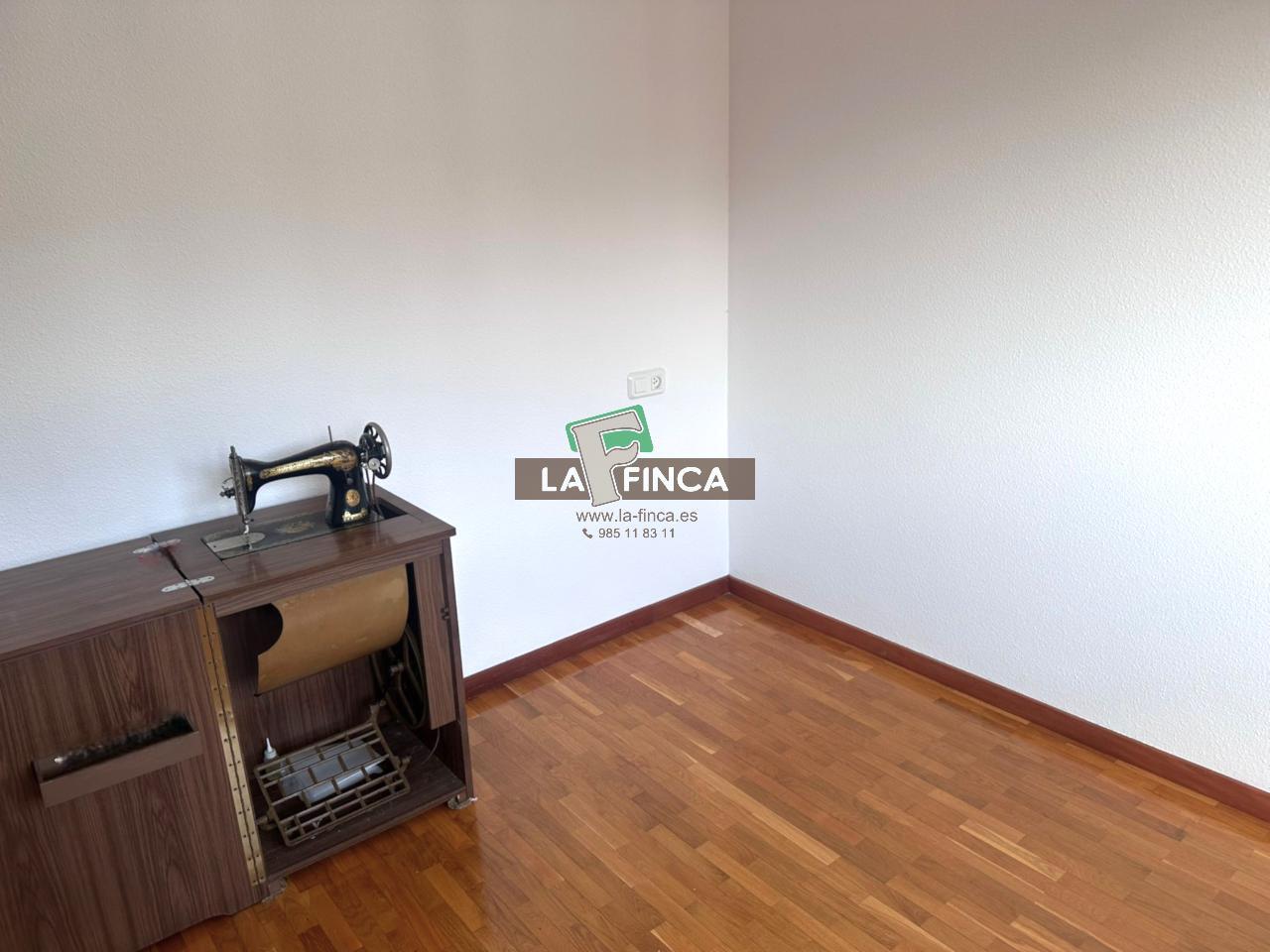For sale of chalet in Oviedo