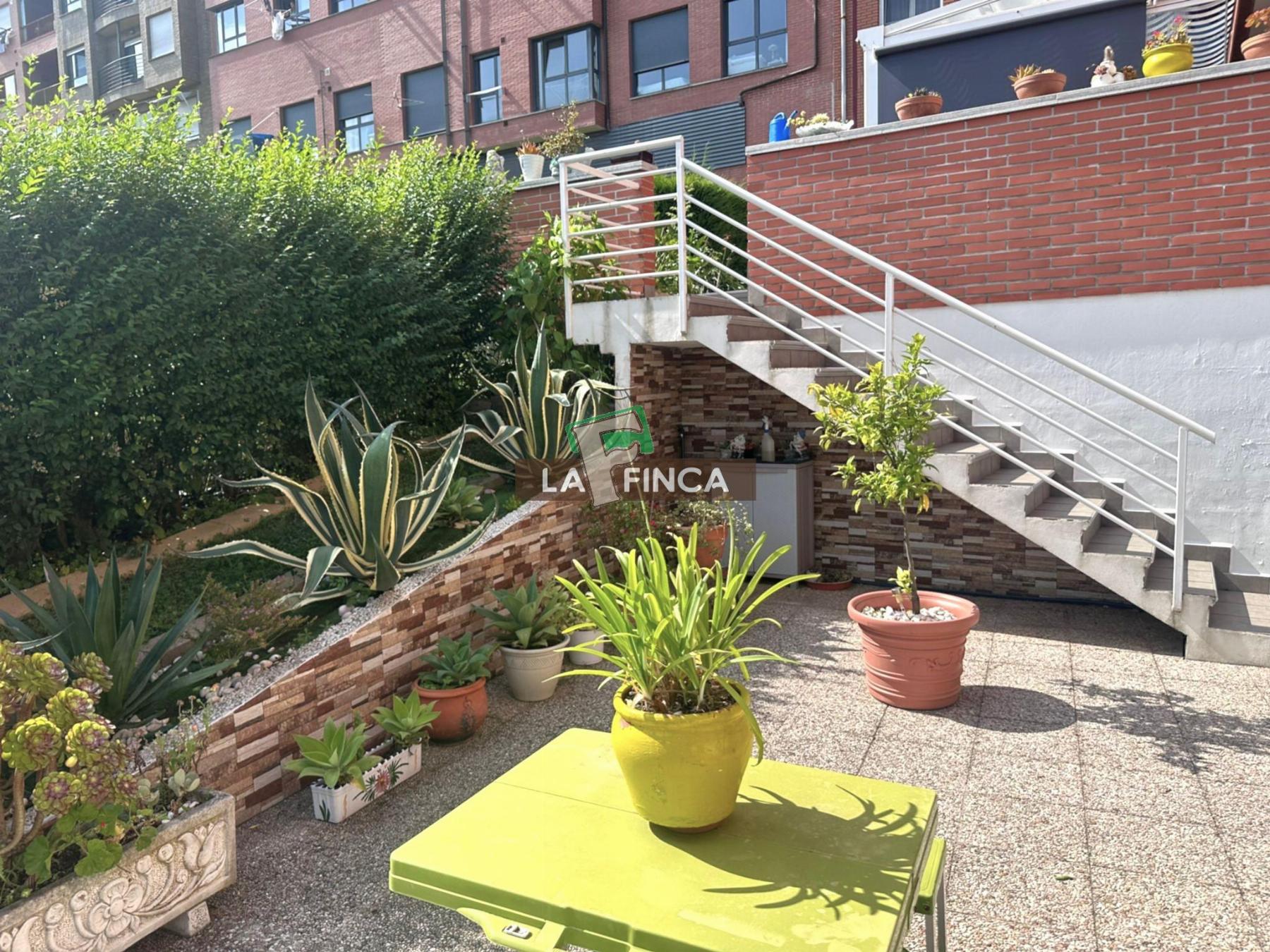 For sale of chalet in Oviedo