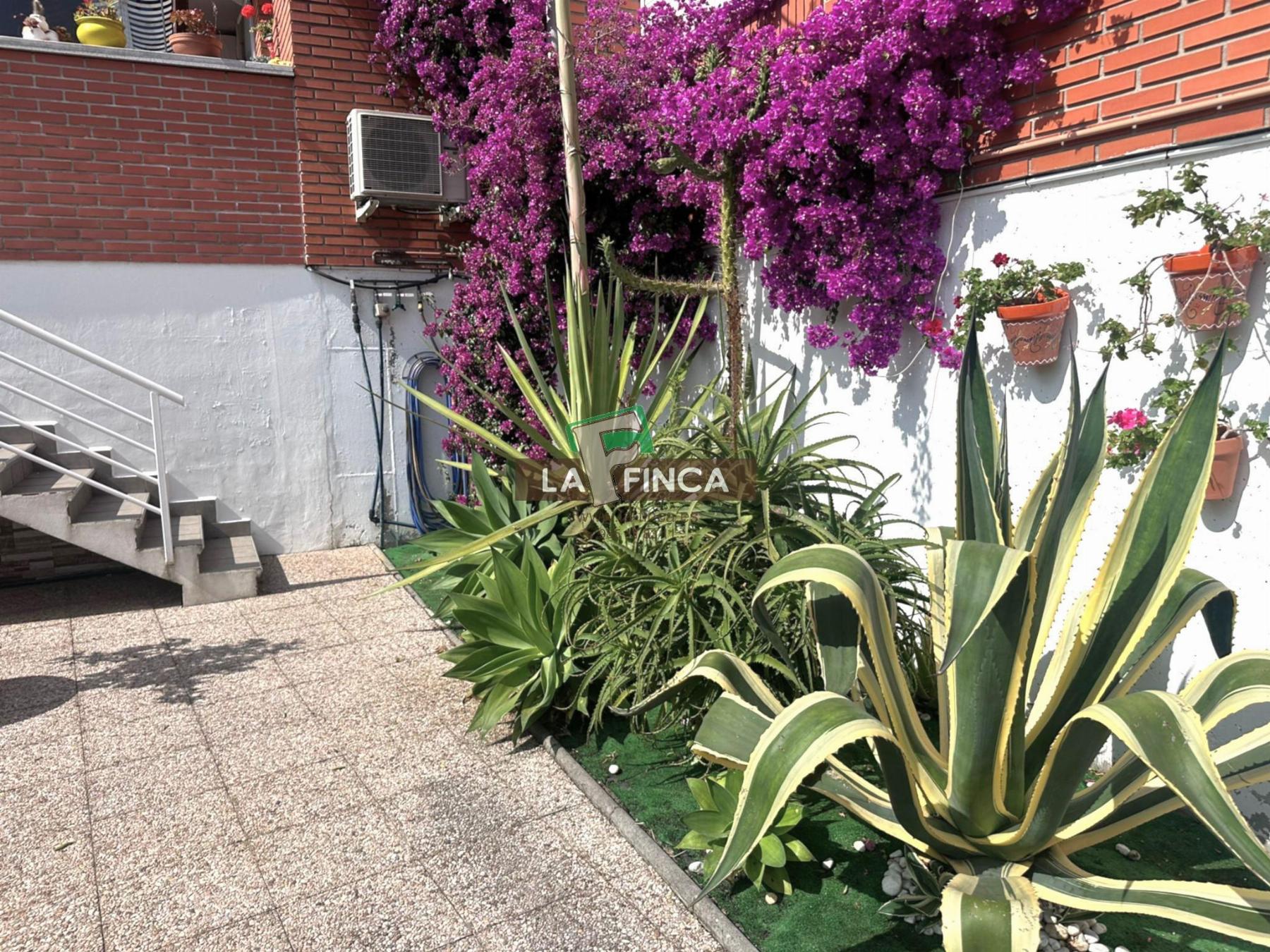 For sale of chalet in Oviedo