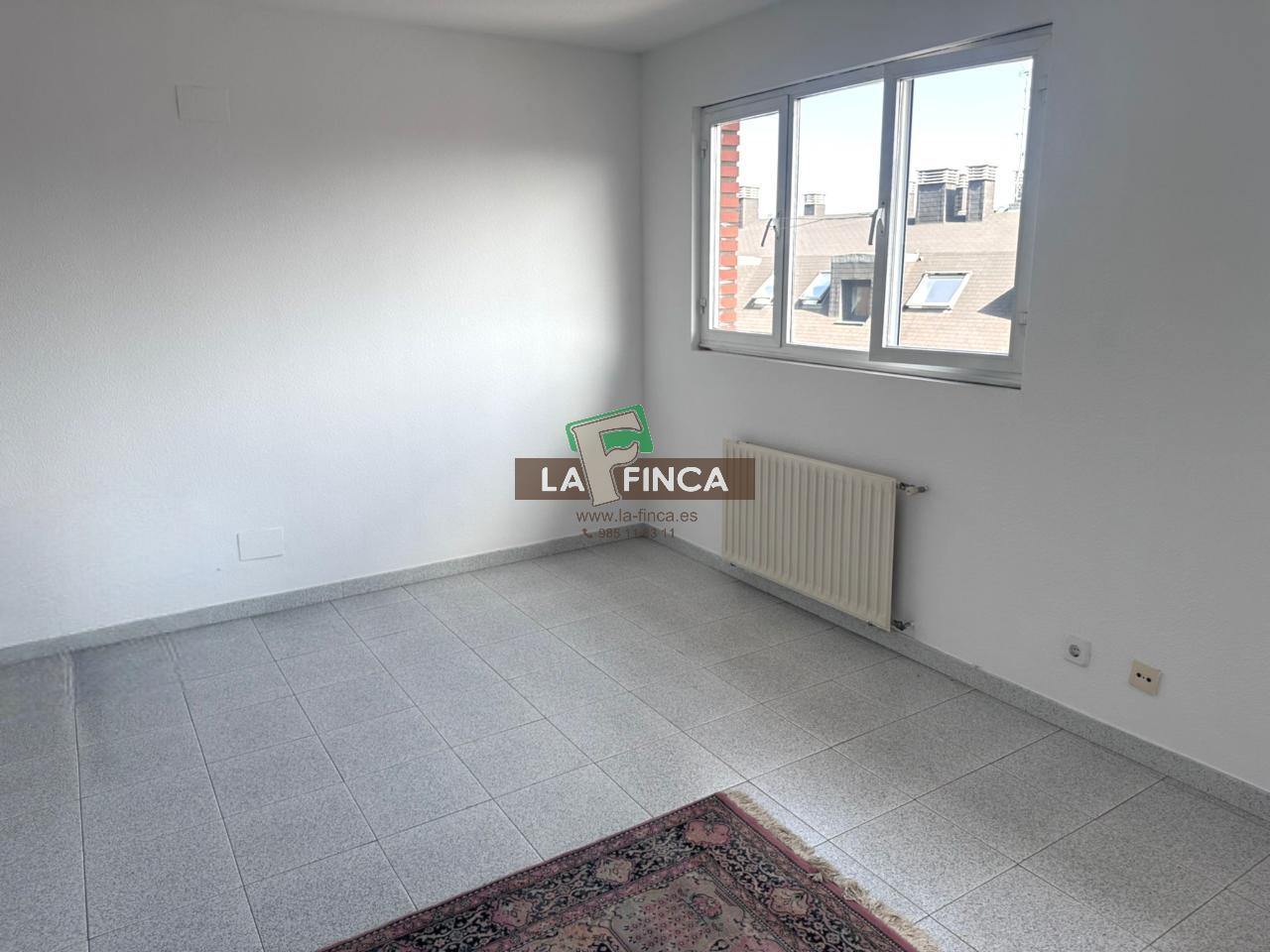 For sale of chalet in Oviedo