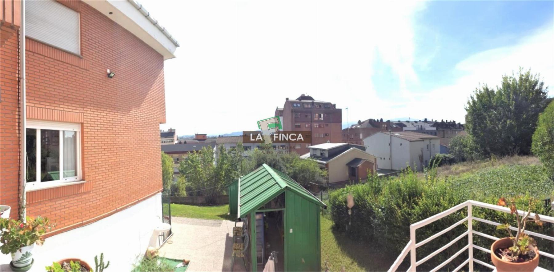 For sale of chalet in Oviedo