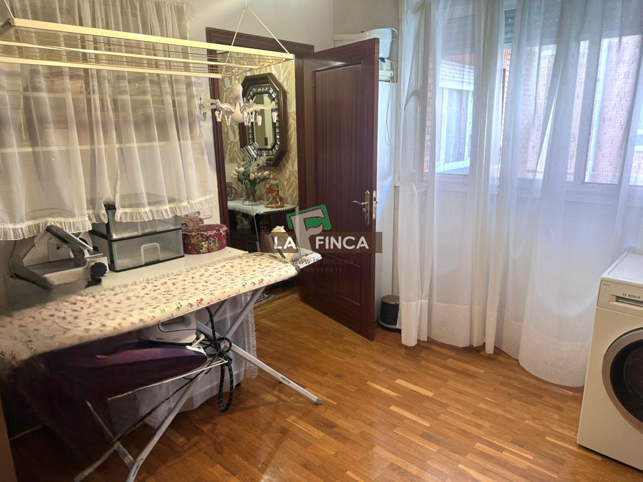 For sale of chalet in Oviedo