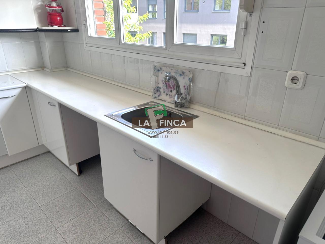 For sale of chalet in Oviedo