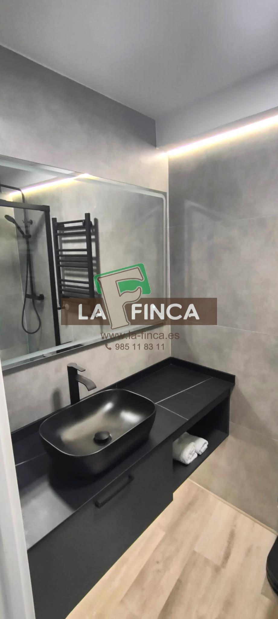 For sale of apartment in Oviedo