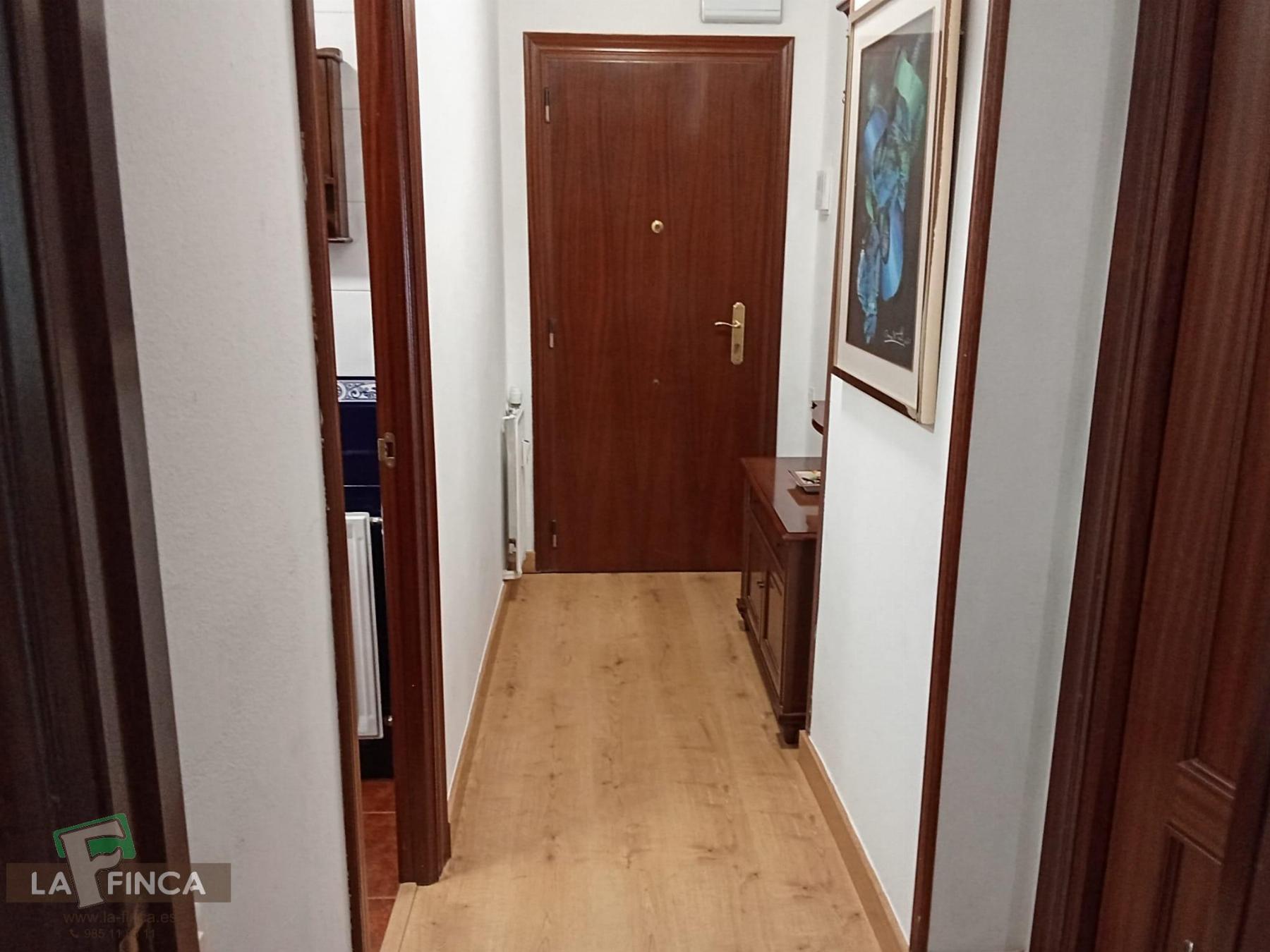 For sale of apartment in Oviedo
