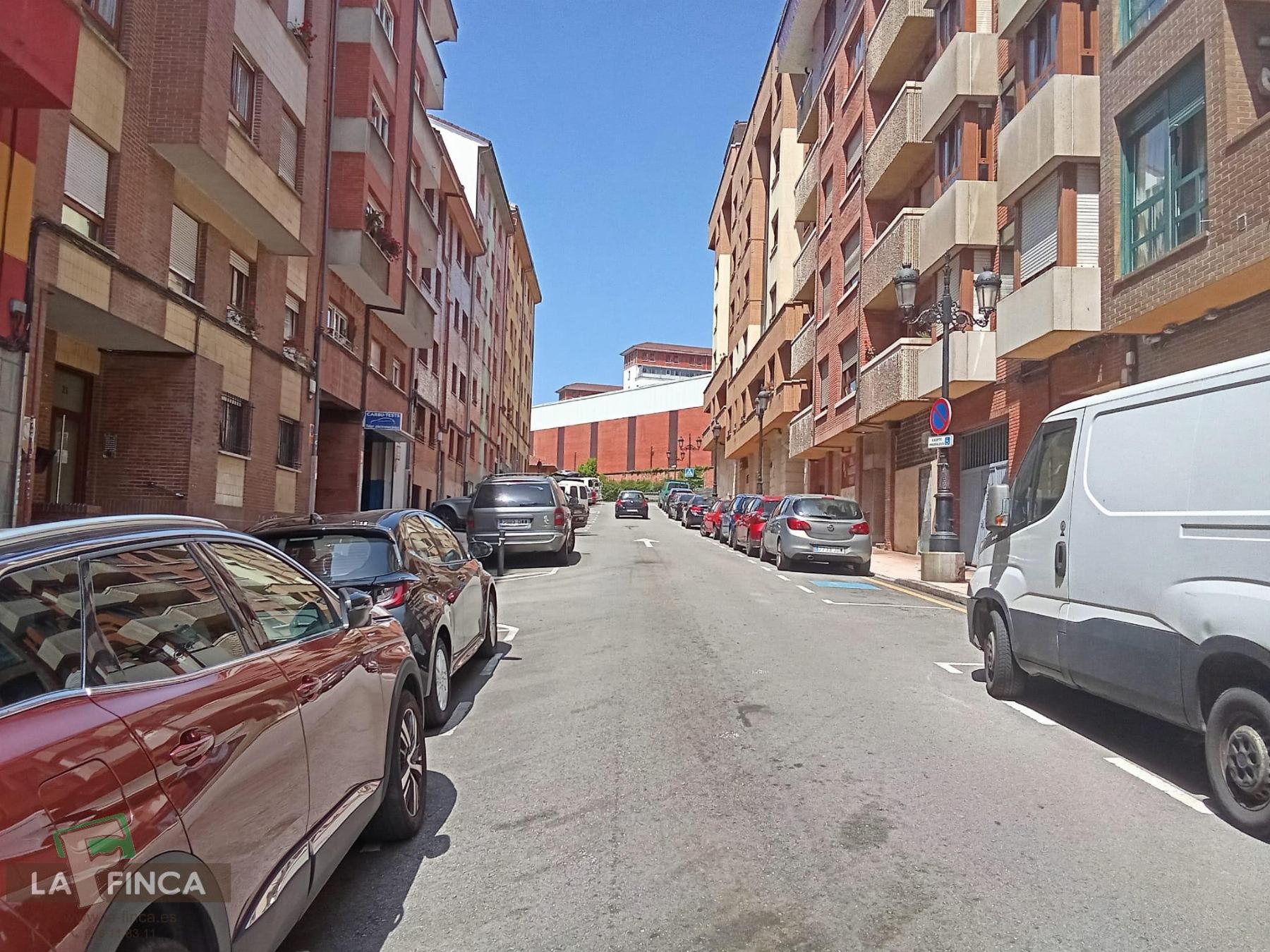 For sale of apartment in Oviedo