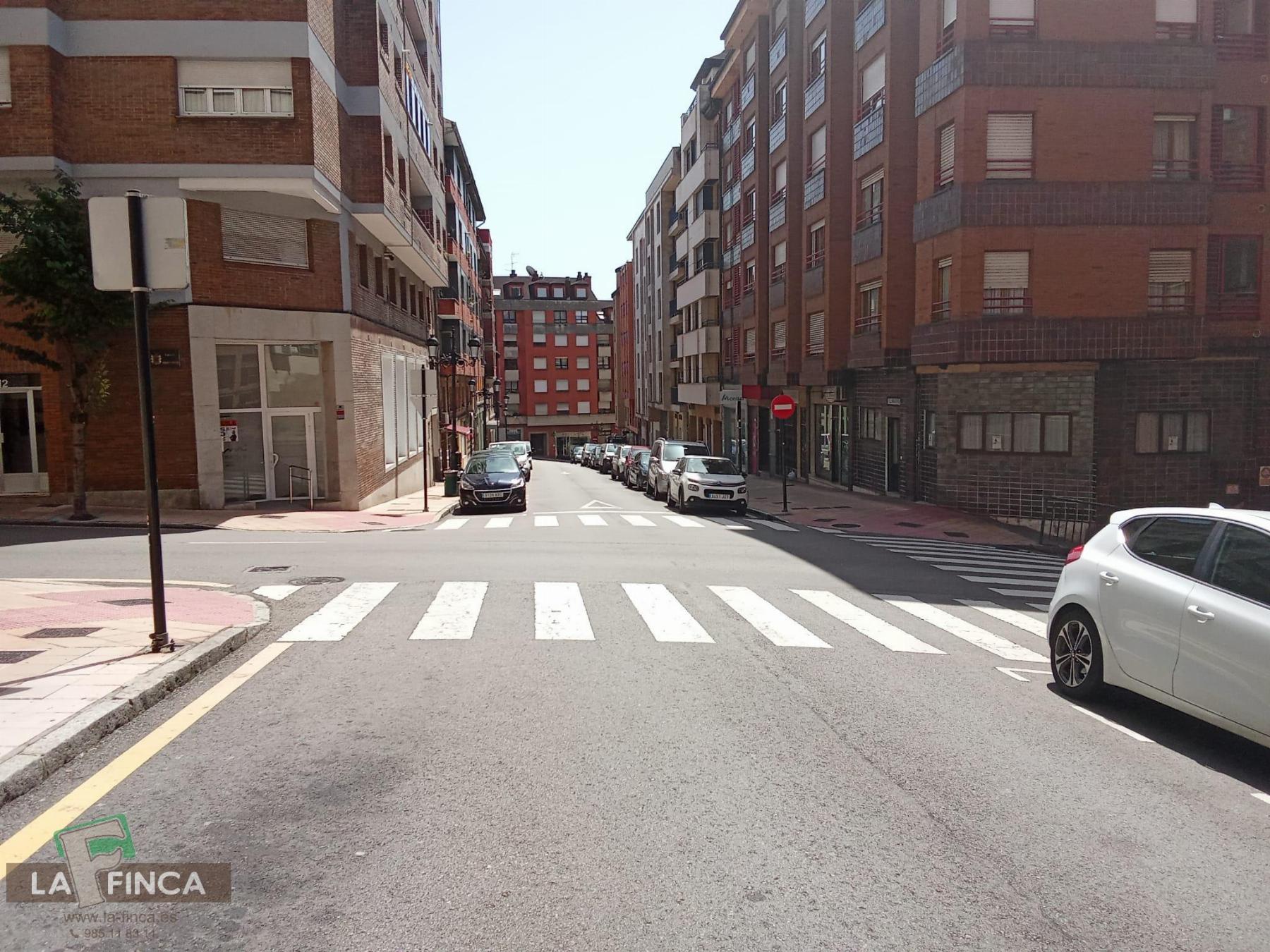 For sale of apartment in Oviedo