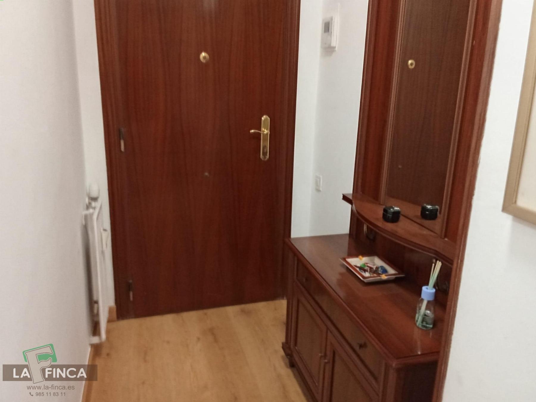 For sale of apartment in Oviedo