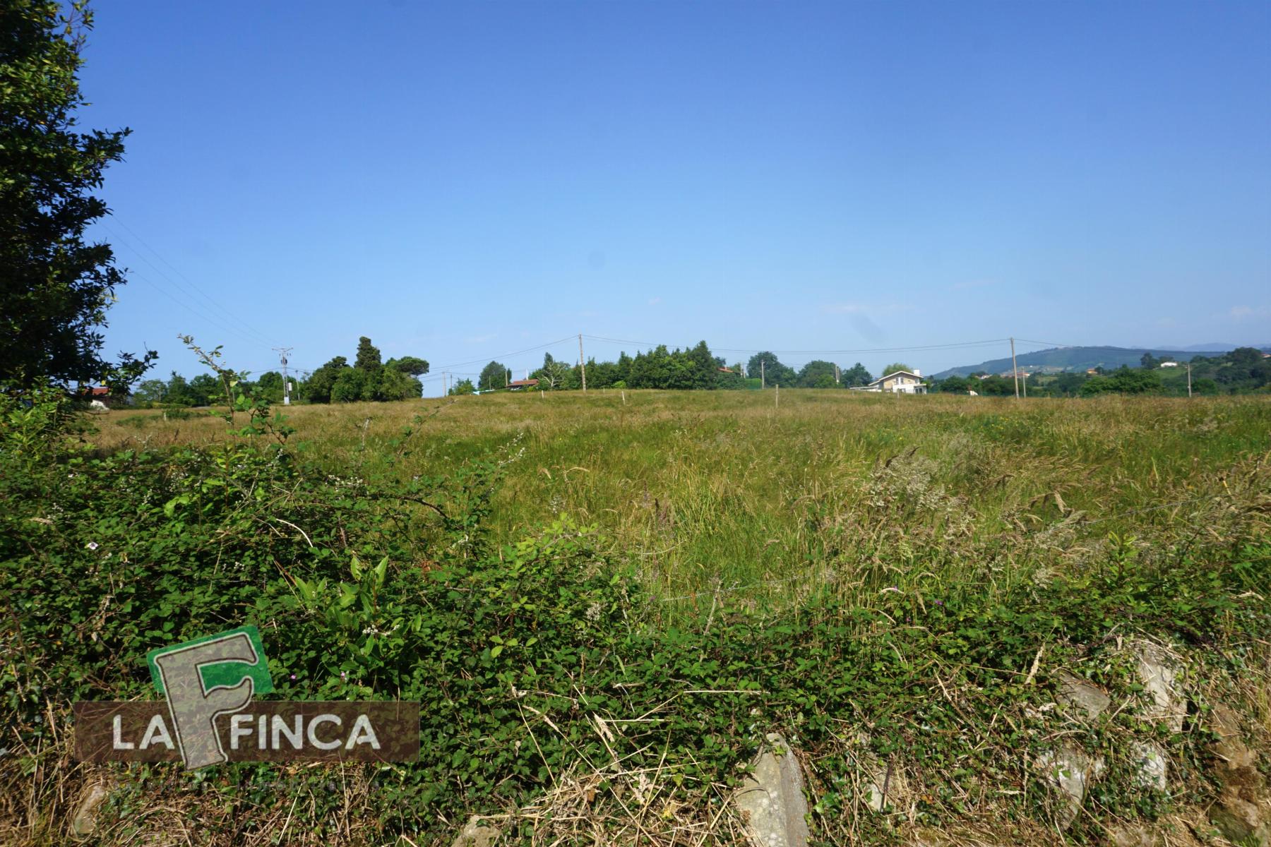 Venta de terreno en Villaviciosa