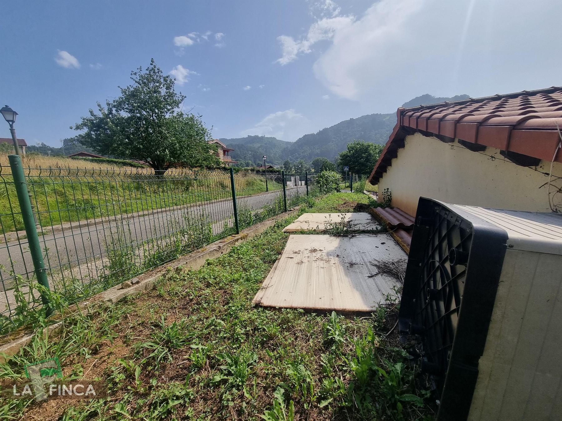 For sale of chalet in Candamo