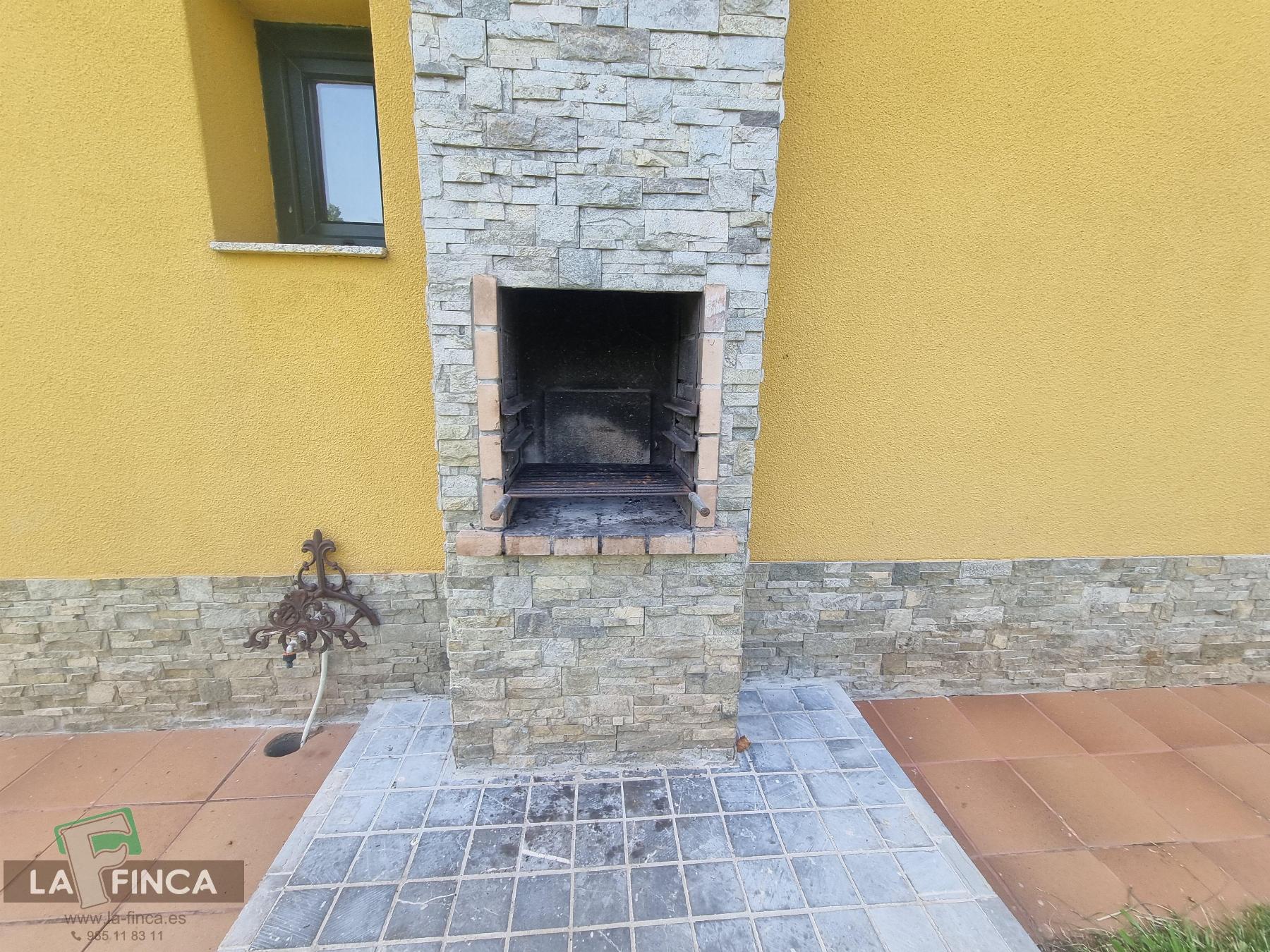 For sale of chalet in Candamo