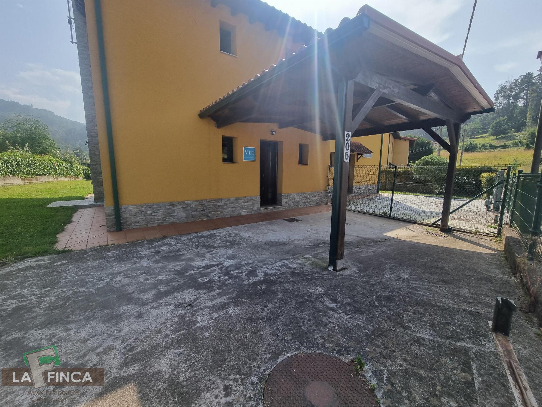 For sale of chalet in Candamo