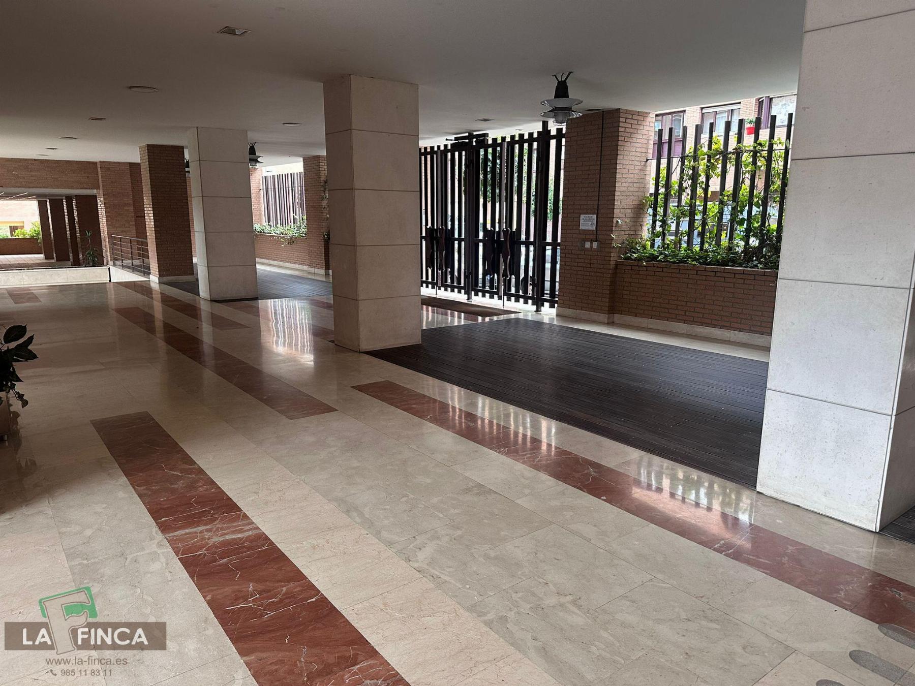 For sale of flat in Oviedo