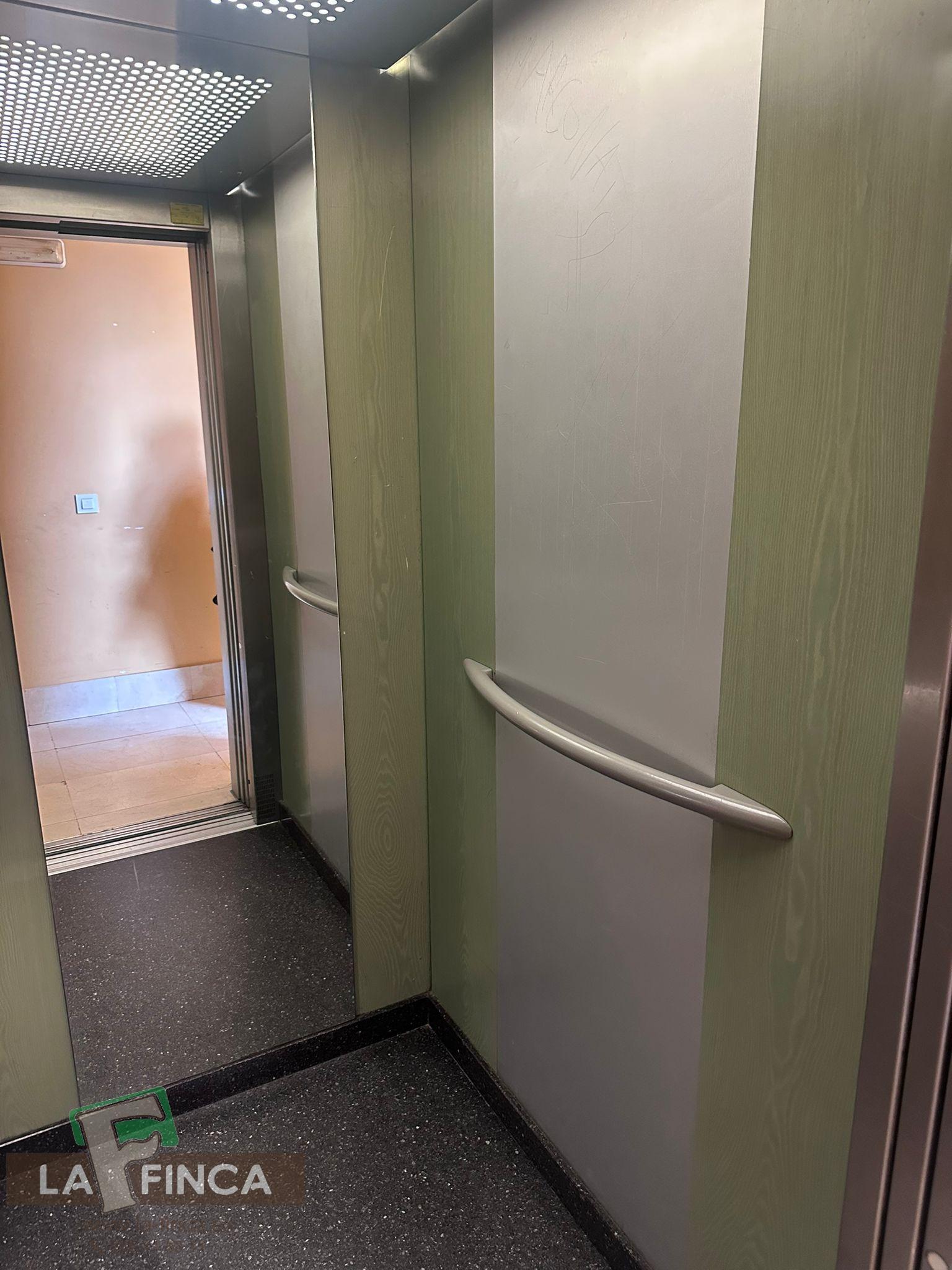 For sale of flat in Oviedo