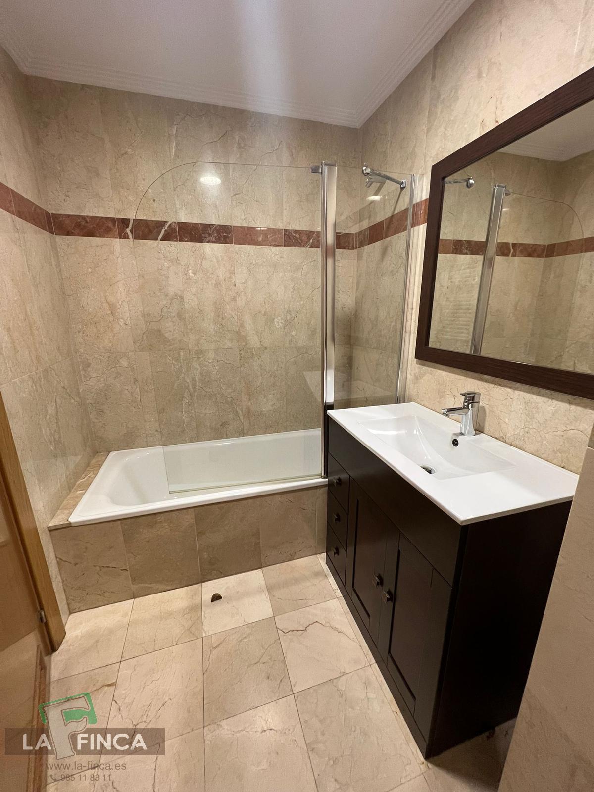 For sale of flat in Oviedo