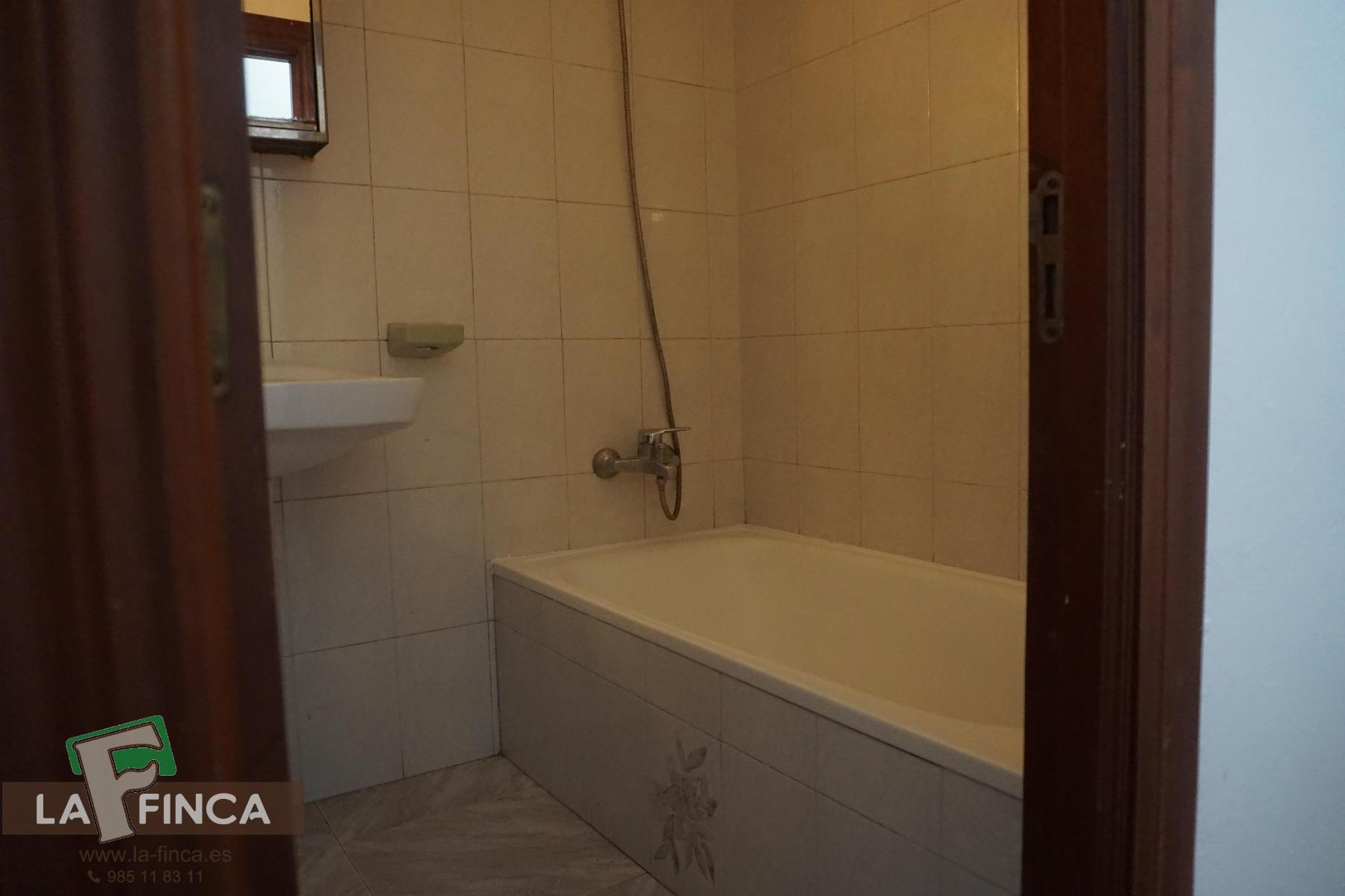 For sale of flat in Oviedo