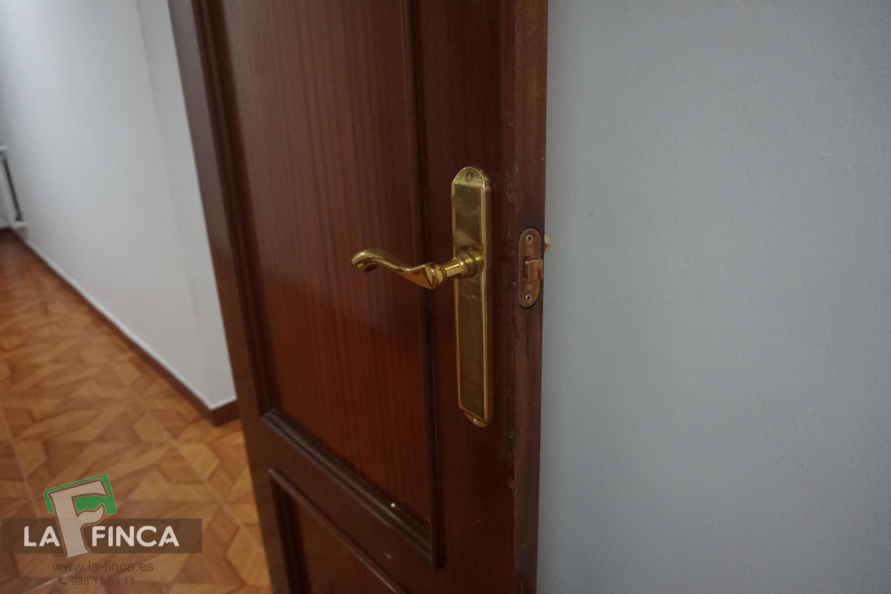 For sale of flat in Oviedo