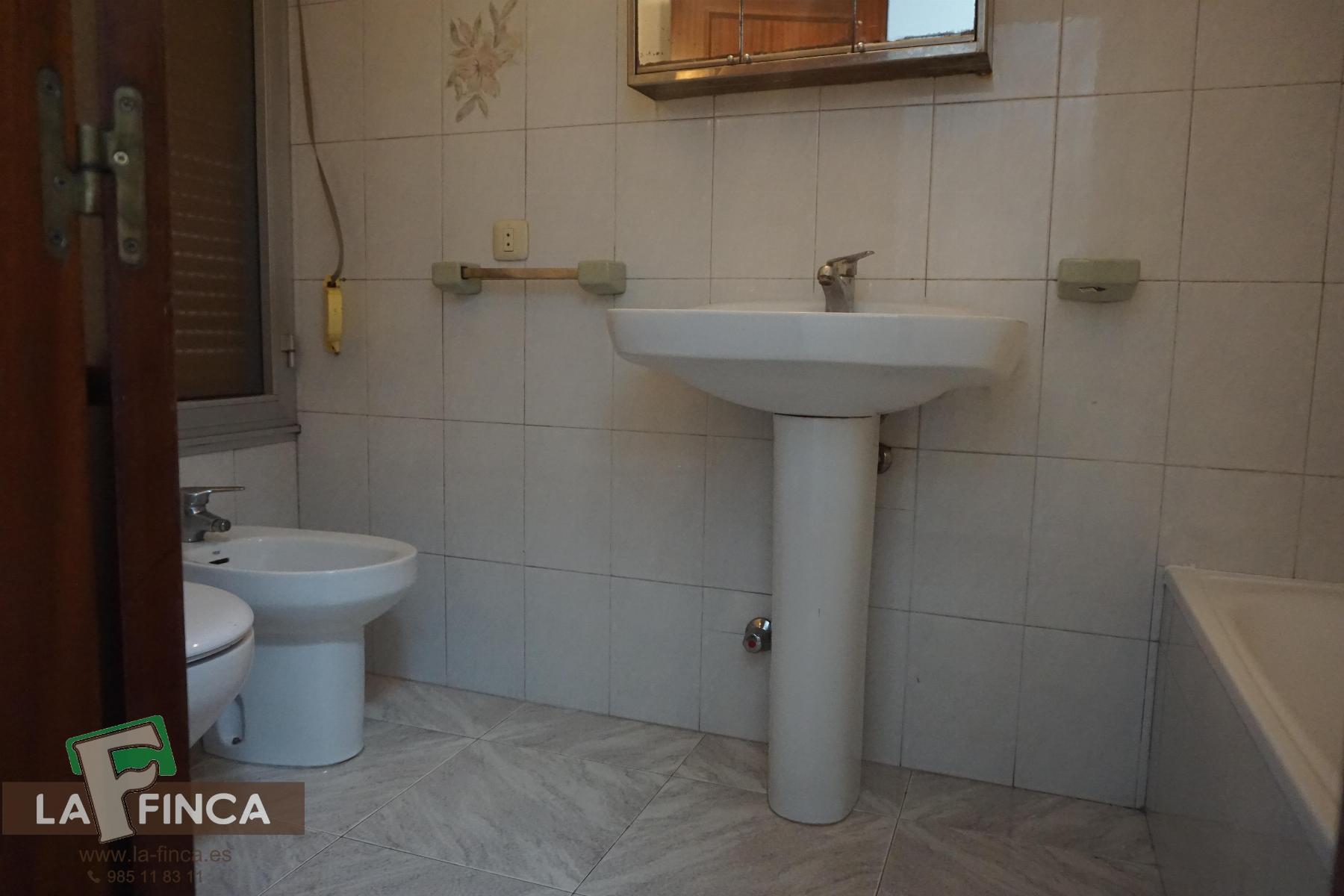 For sale of flat in Oviedo