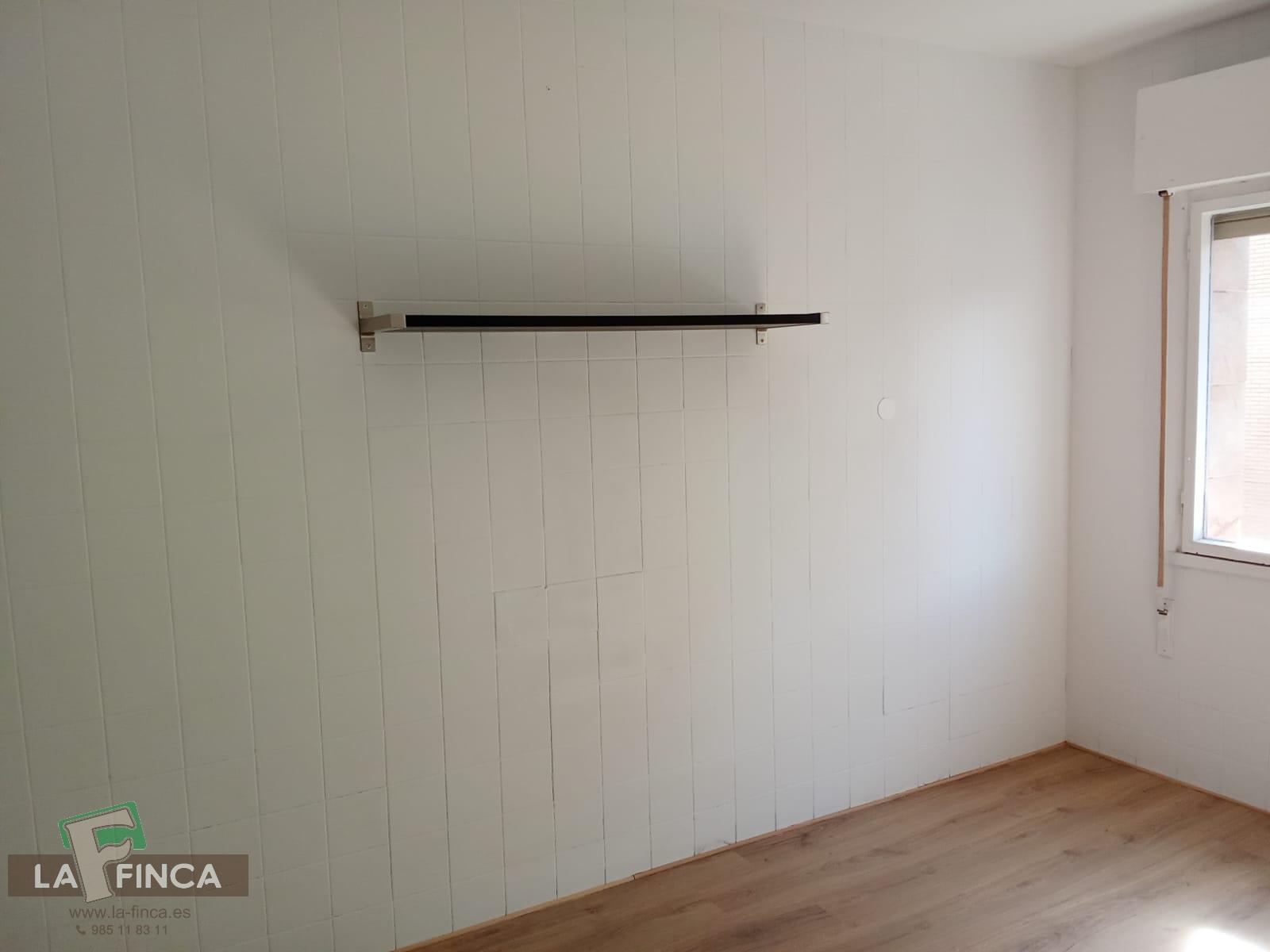 For sale of flat in Gijón