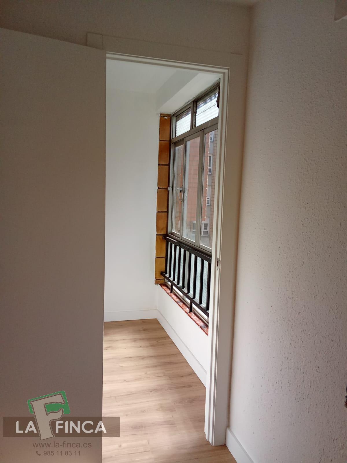 For sale of flat in Gijón