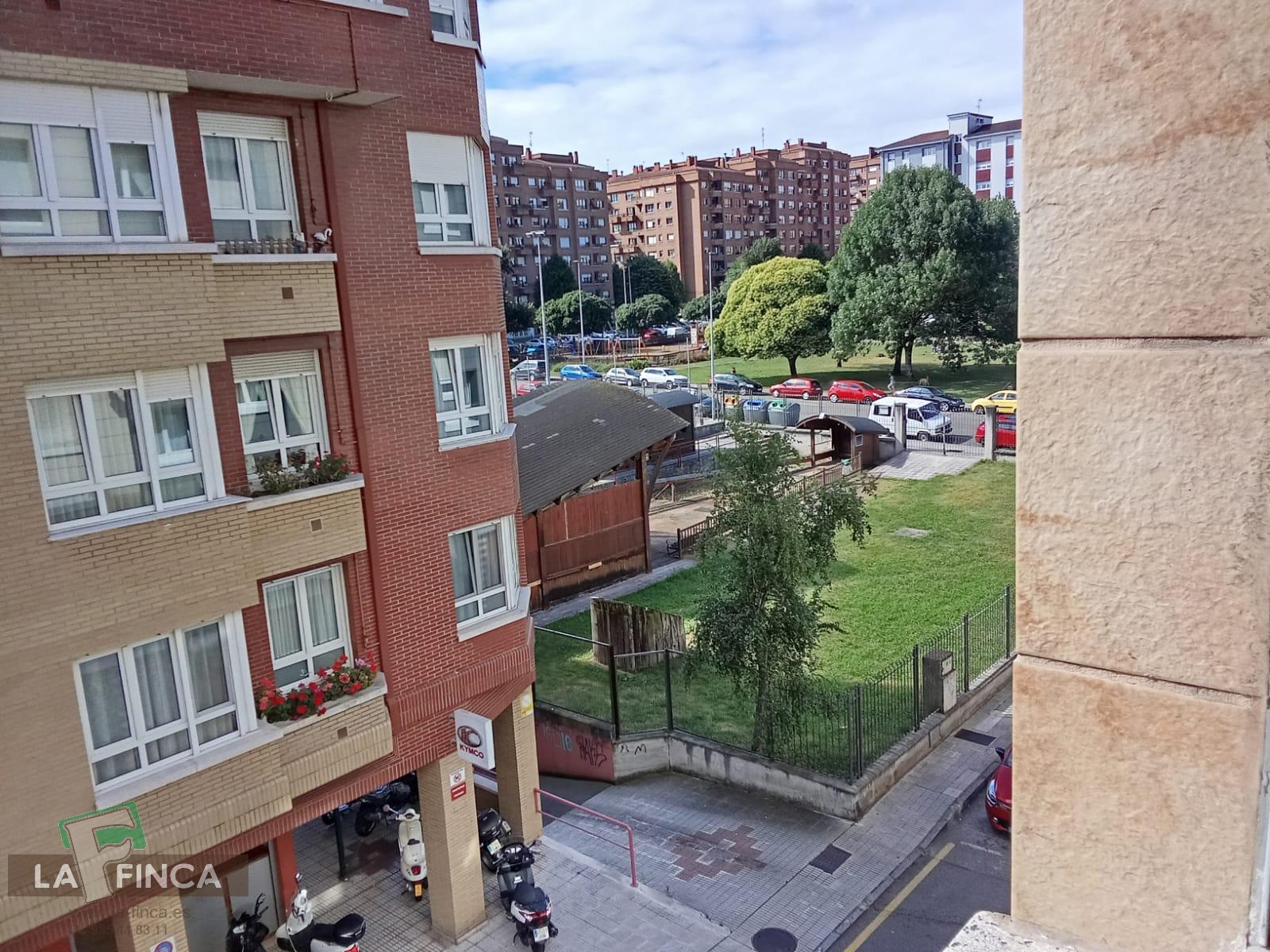 For sale of flat in Gijón