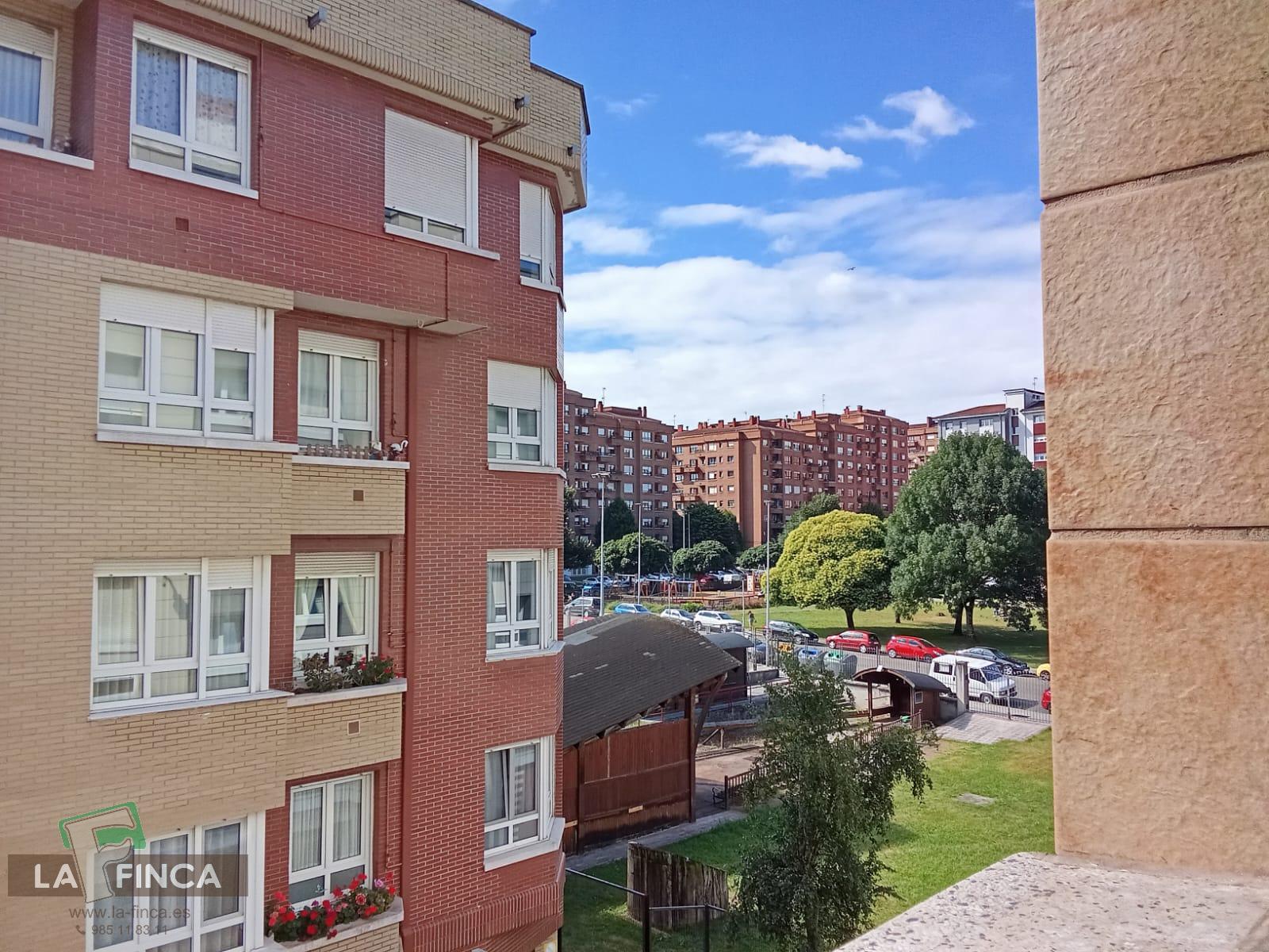 For sale of flat in Gijón