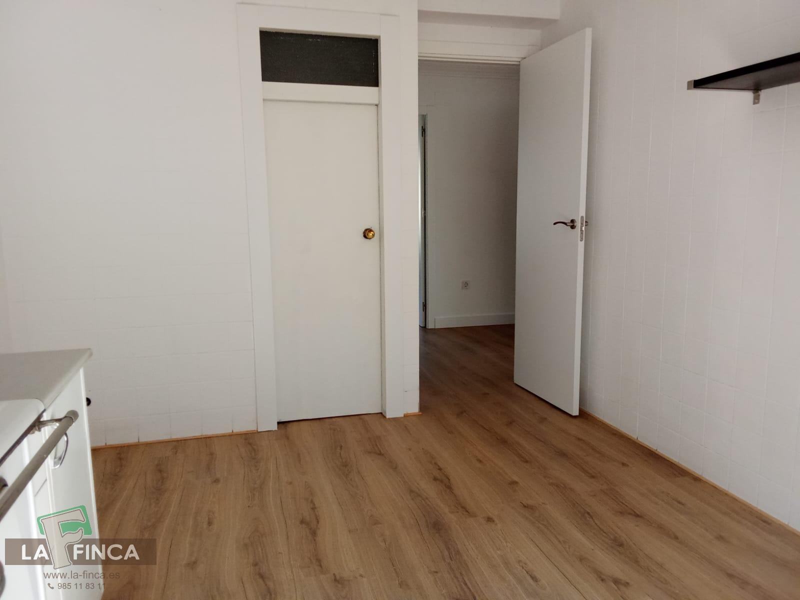 For sale of flat in Gijón