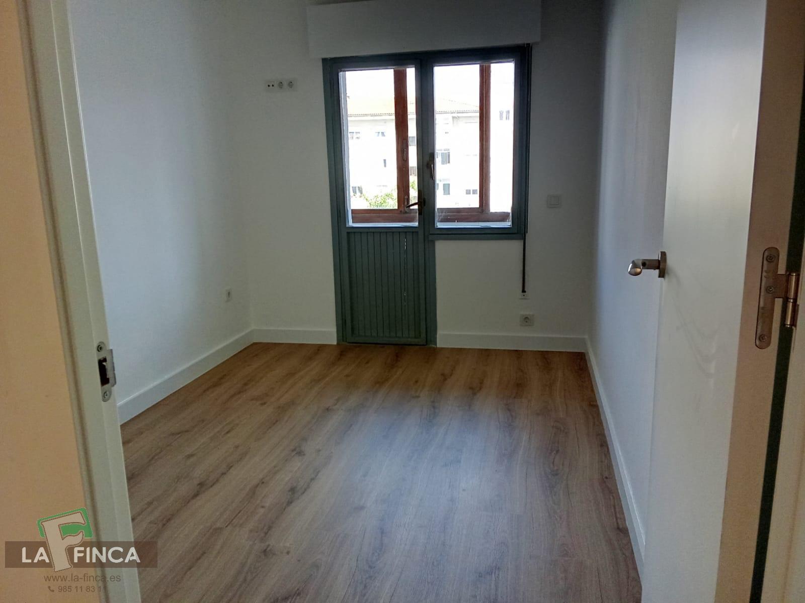 For sale of flat in Gijón
