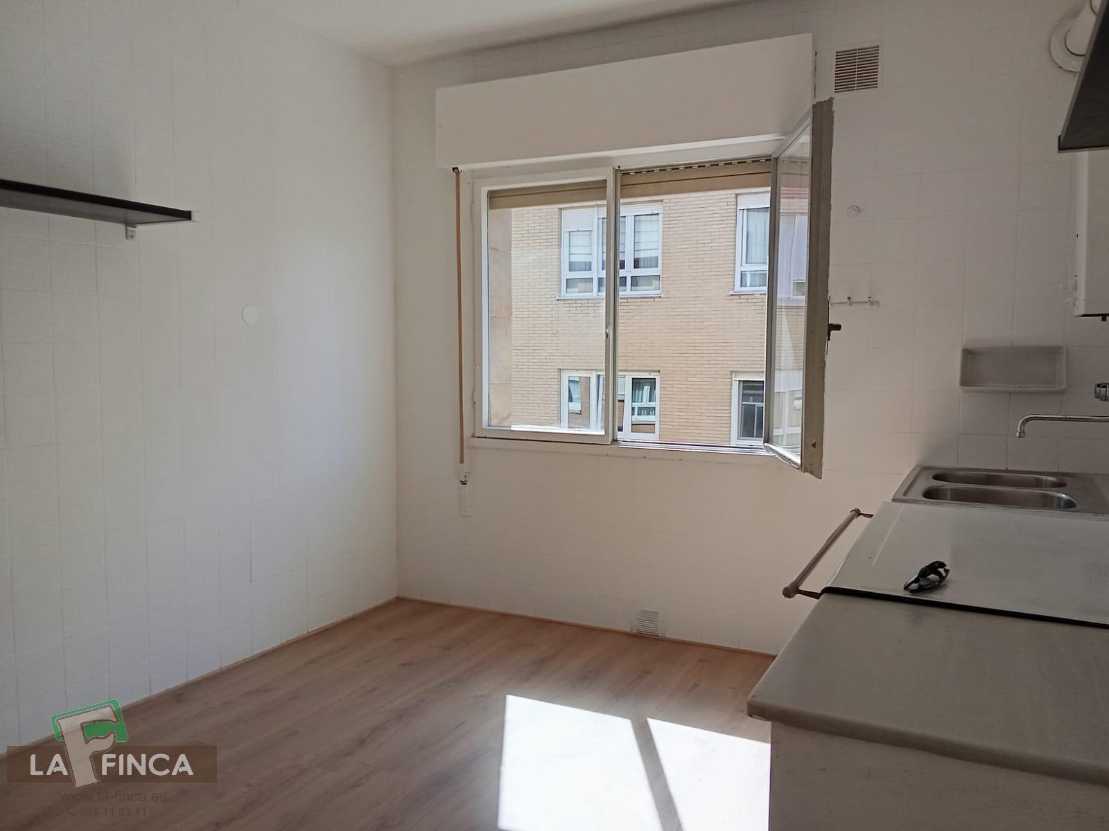 For sale of flat in Gijón