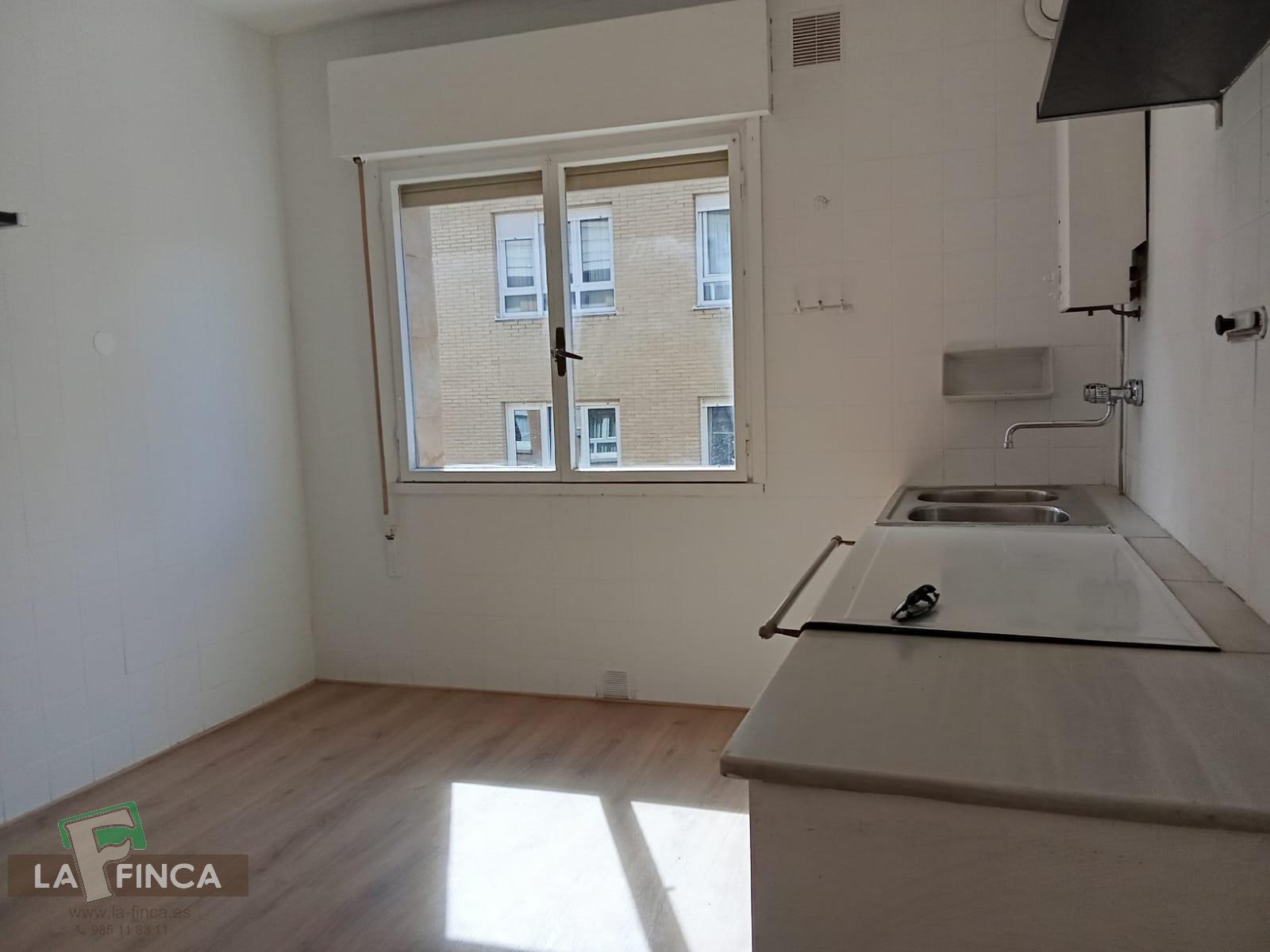For sale of flat in Gijón
