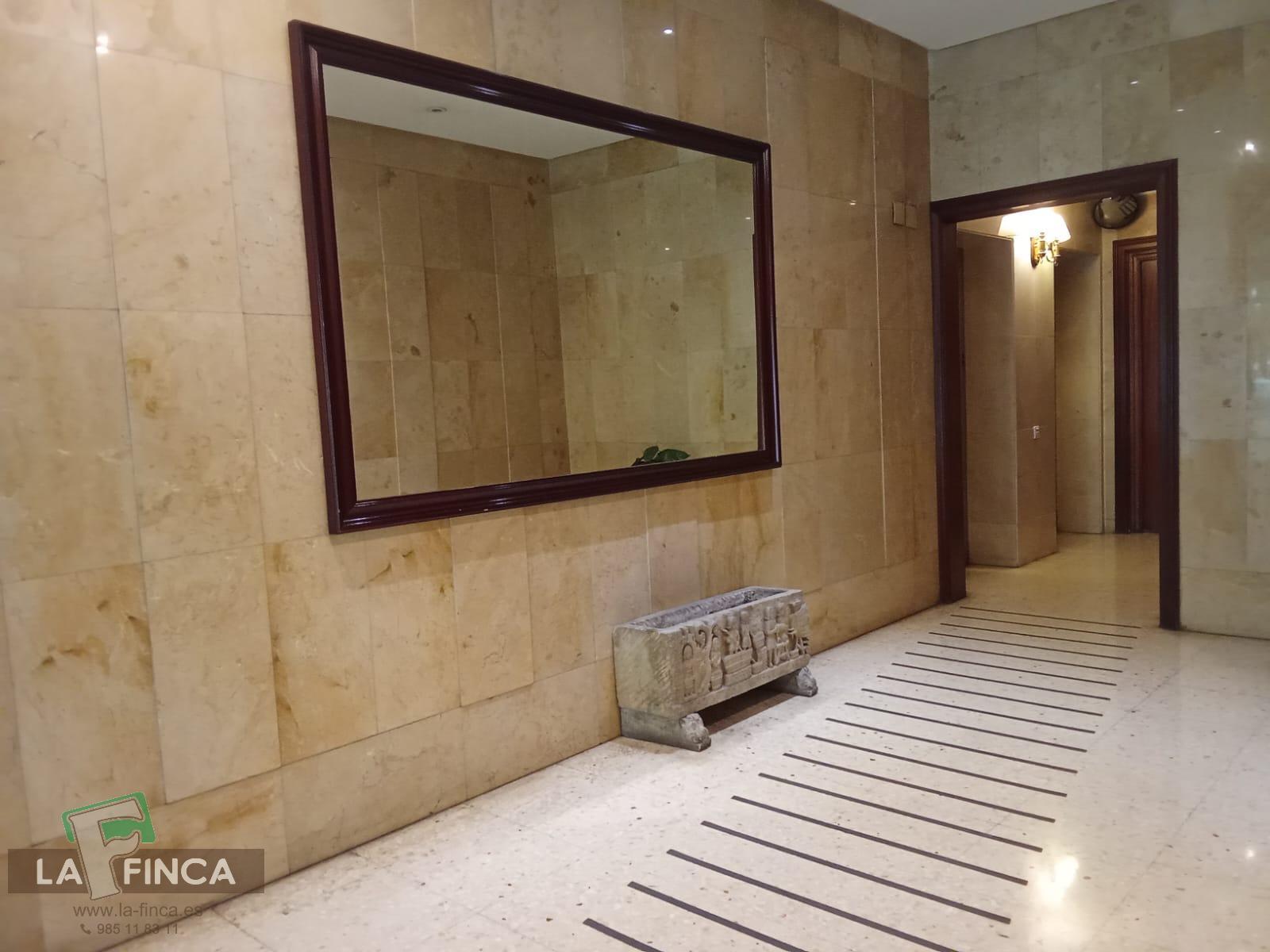For sale of flat in Gijón