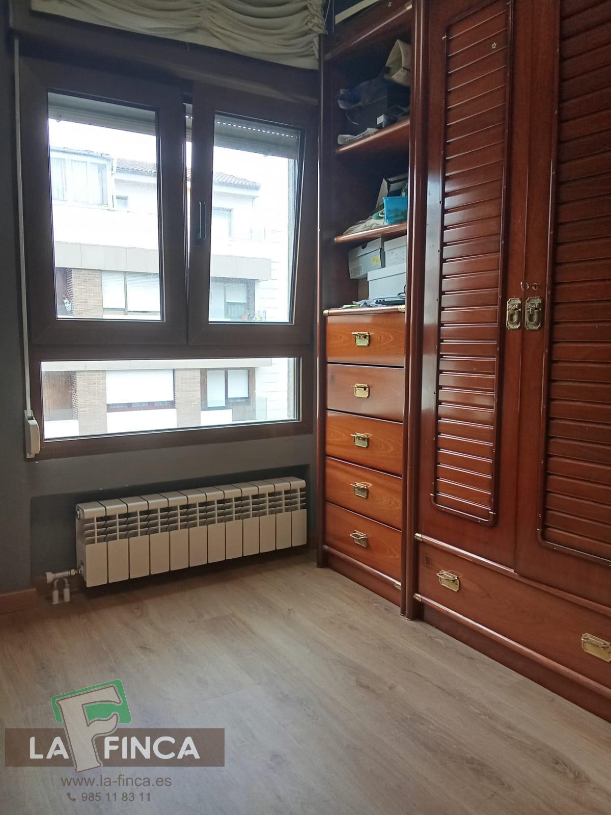 For sale of flat in Gijón