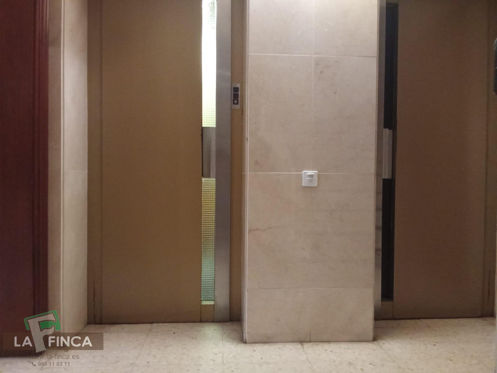 For sale of flat in Gijón