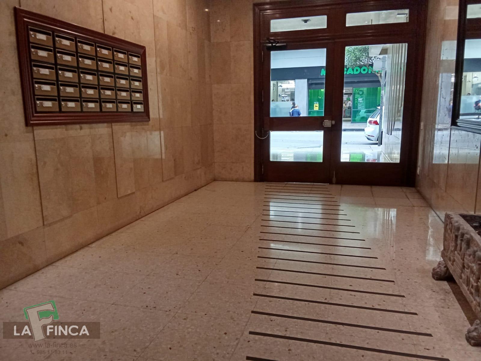 For sale of flat in Gijón