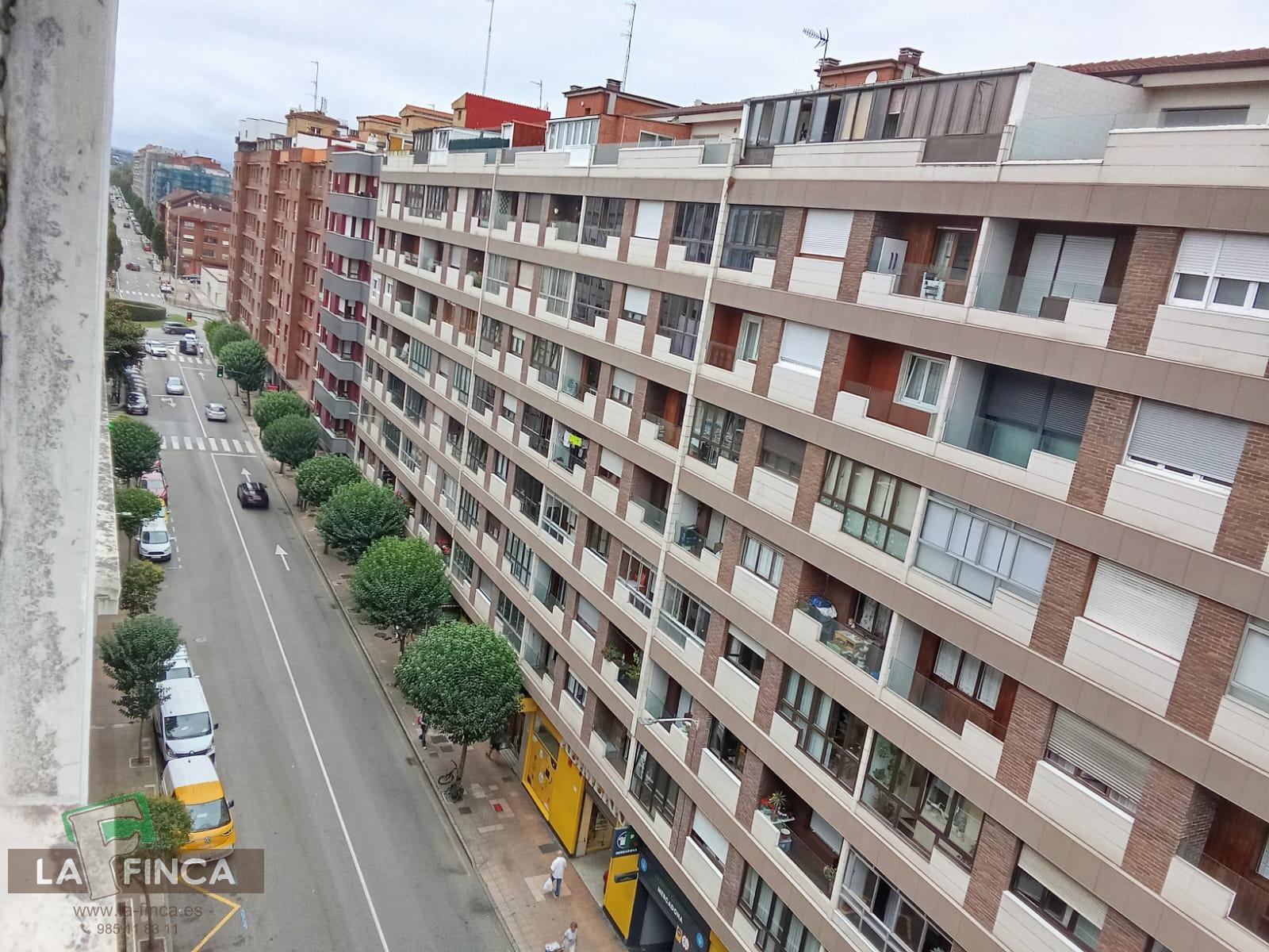 For sale of flat in Gijón