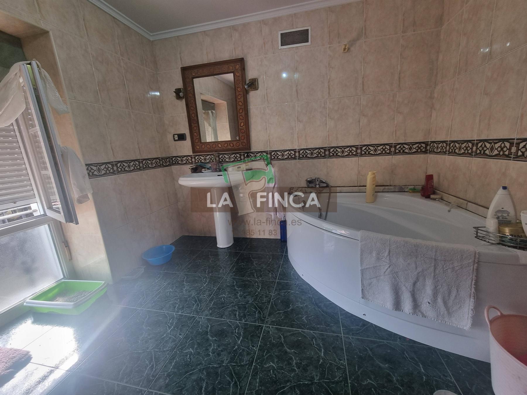 For sale of house in Carreño