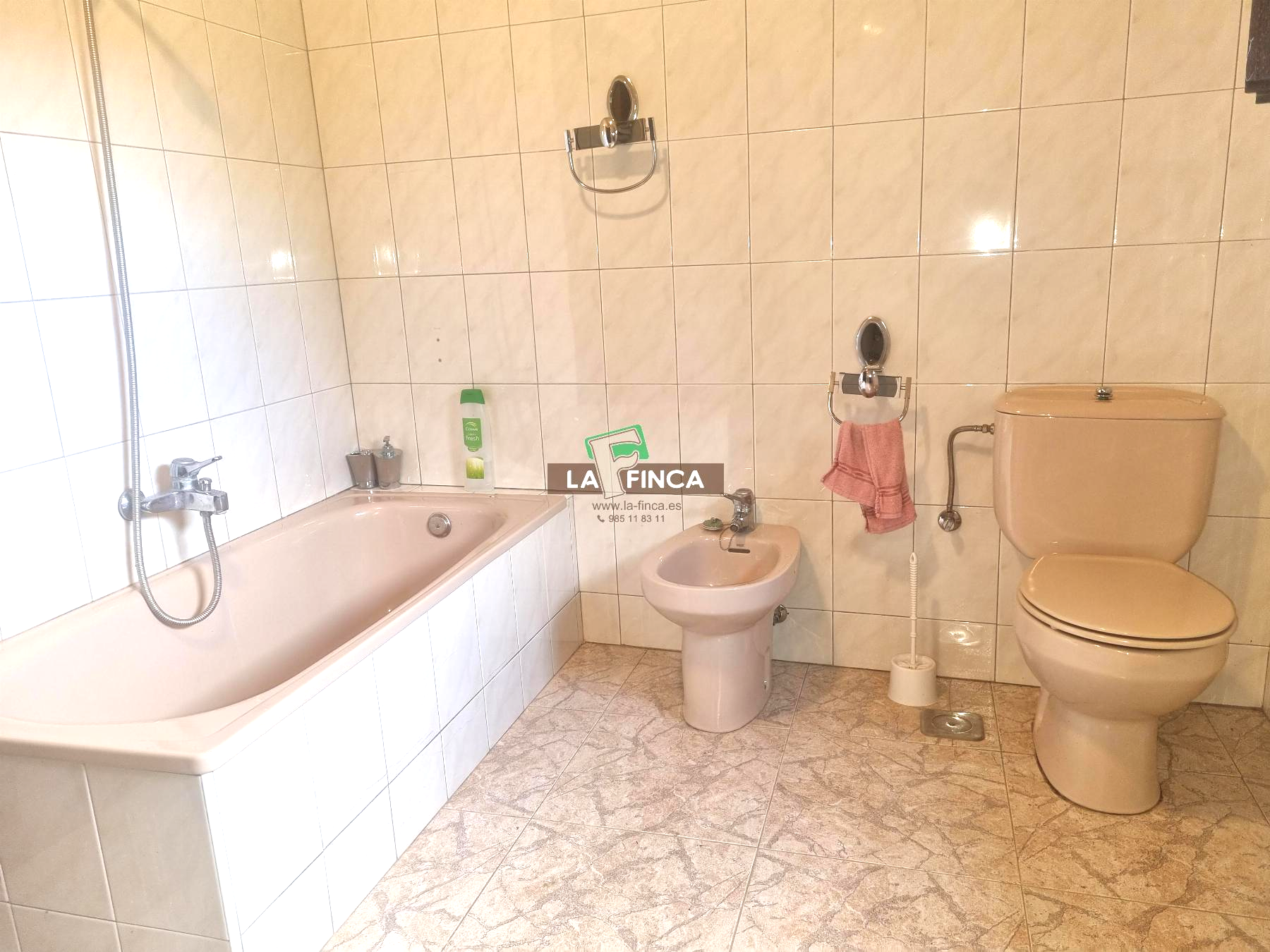 For sale of house in Llanera