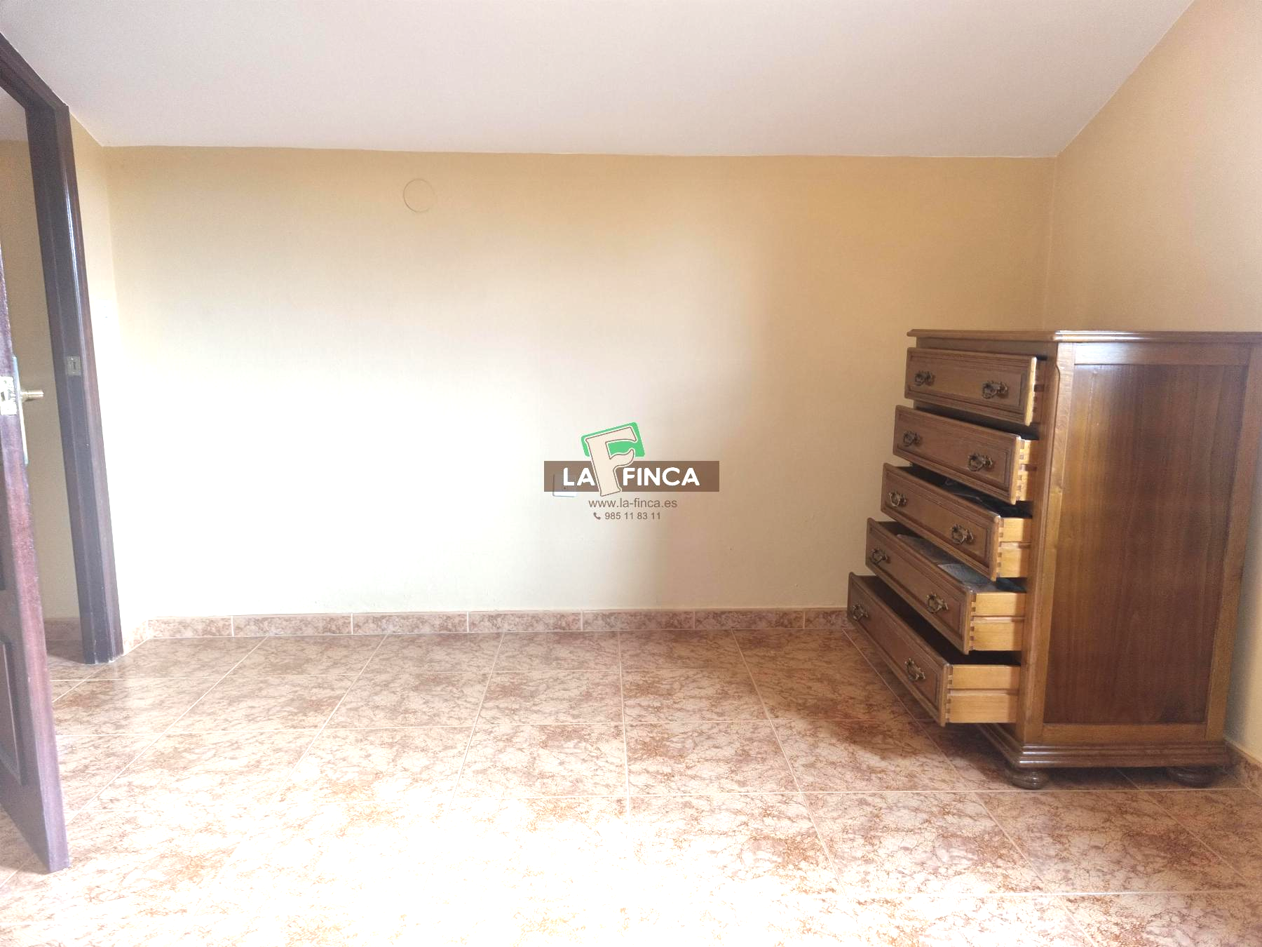 For sale of house in Llanera