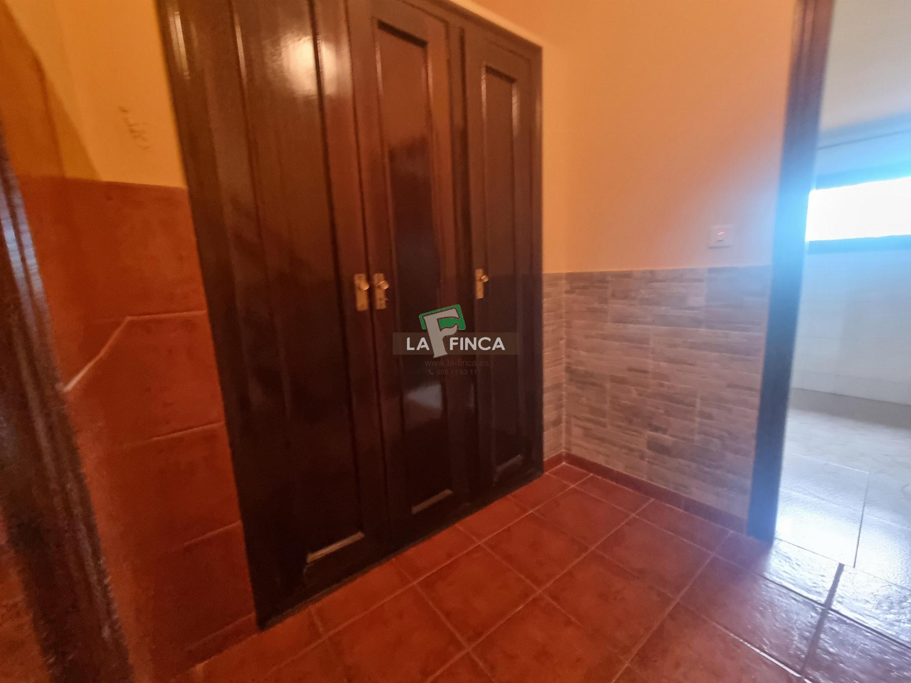 For sale of house in Llanera