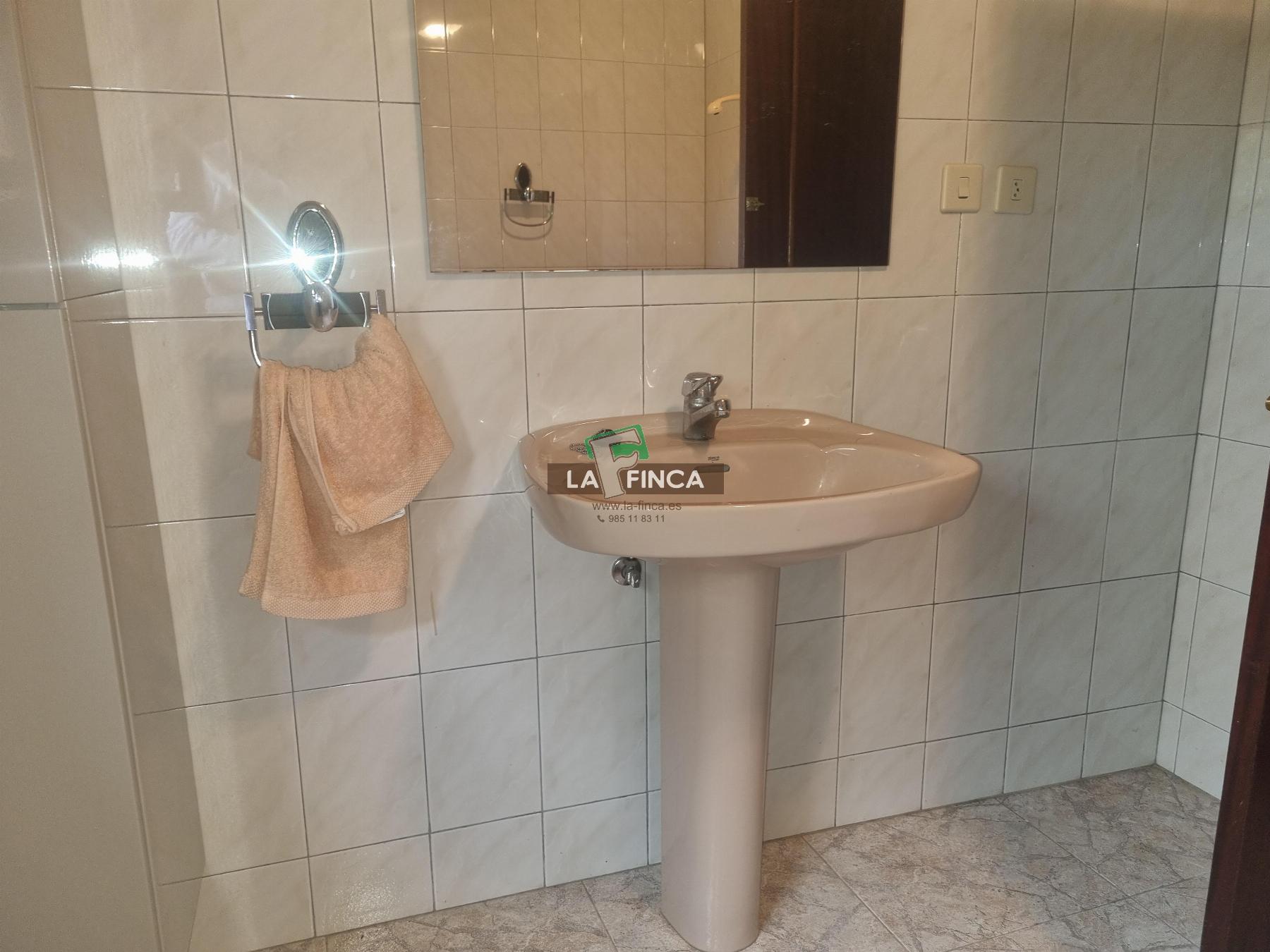 For sale of house in Llanera