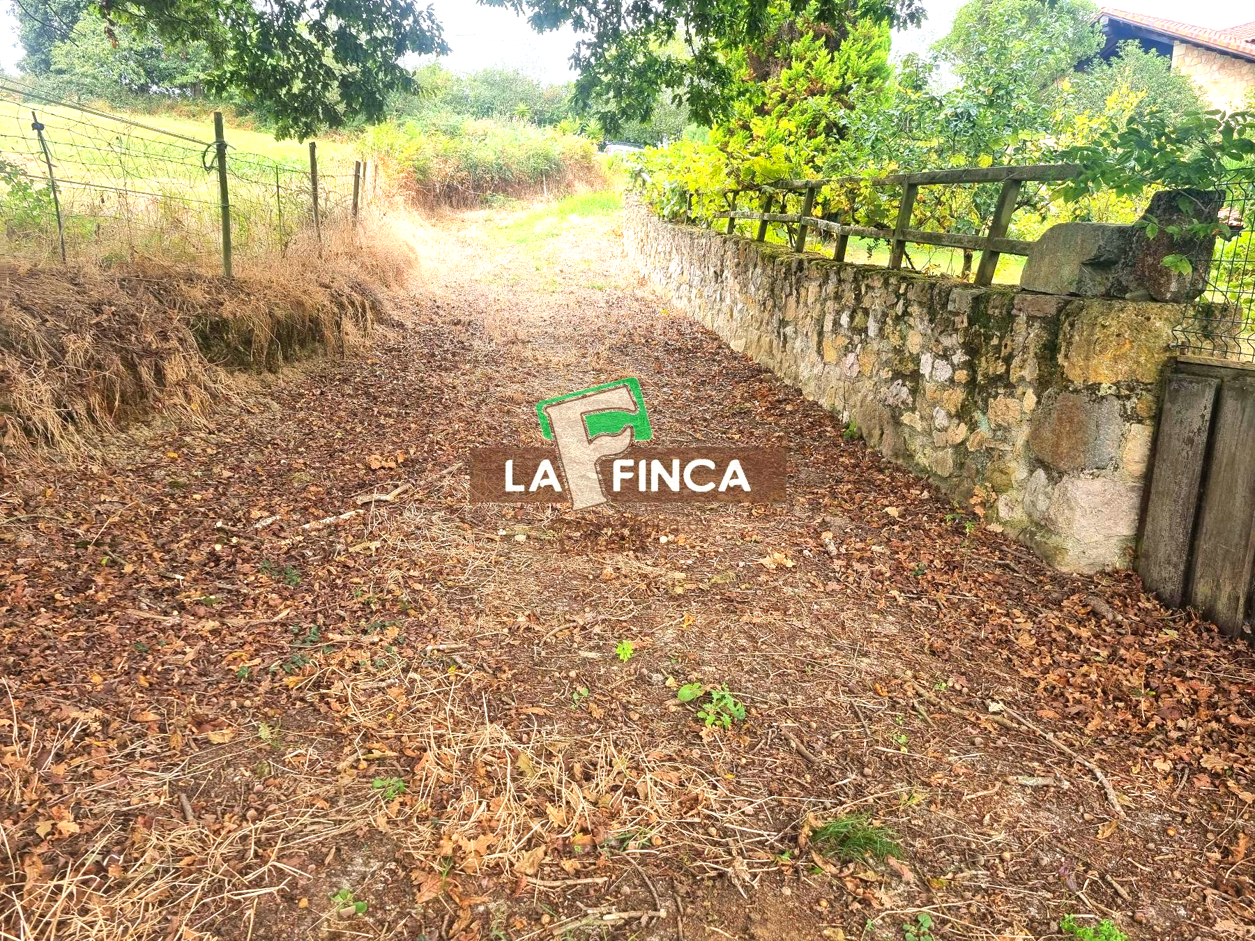 Venta de terreno en Latores