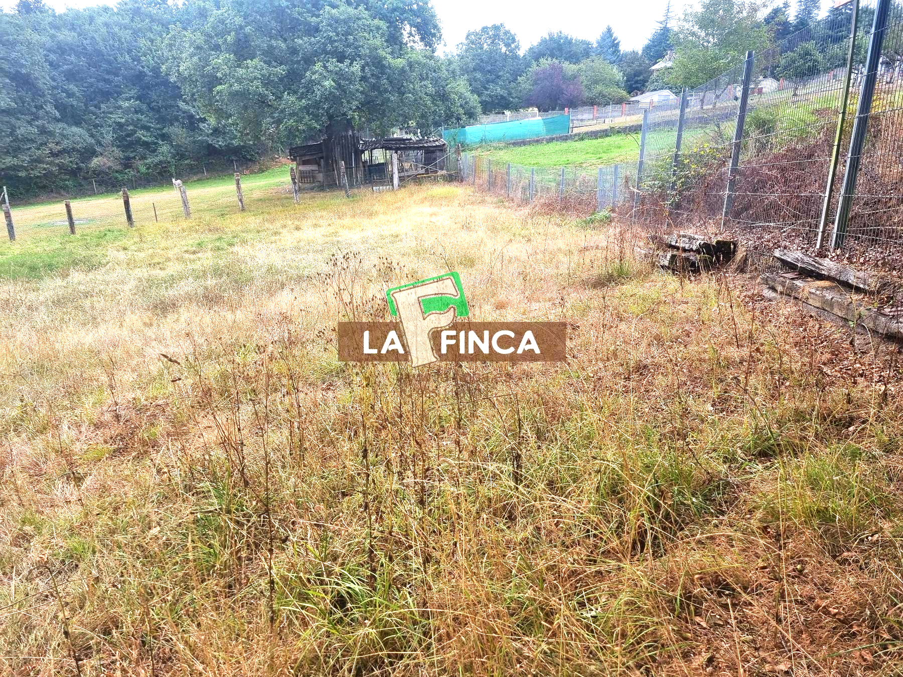 Venta de terreno en Latores