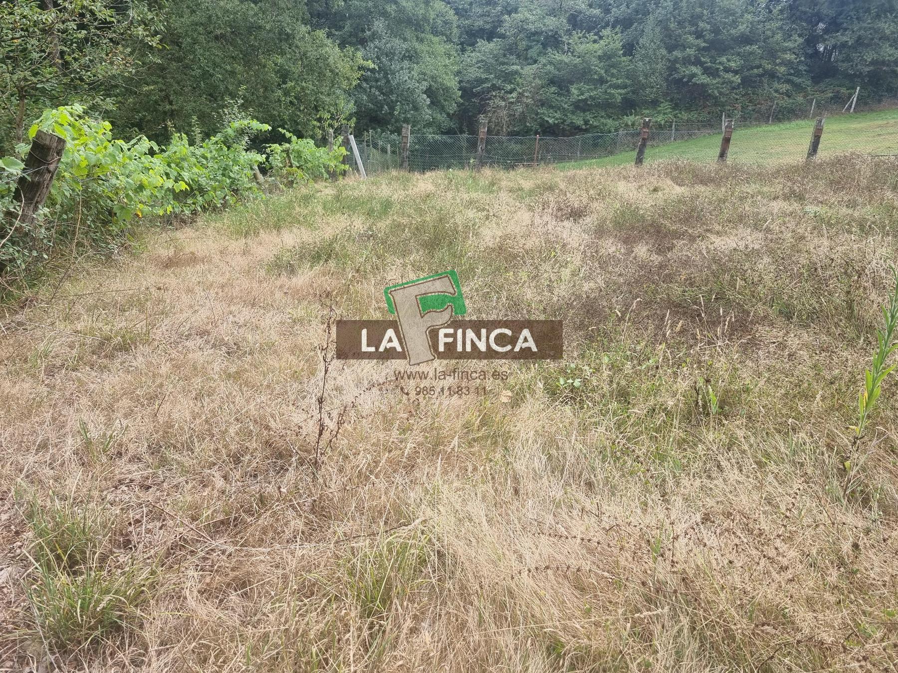 Venta de terreno en Latores